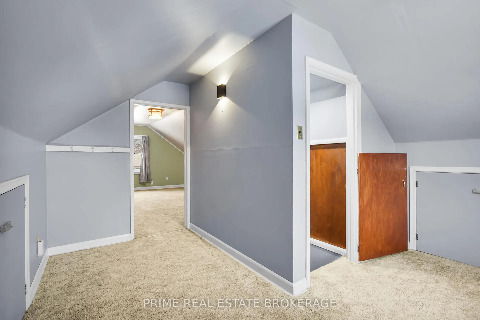 Photo 25 of 361 Spruce Street, London, East H — HOMEH
