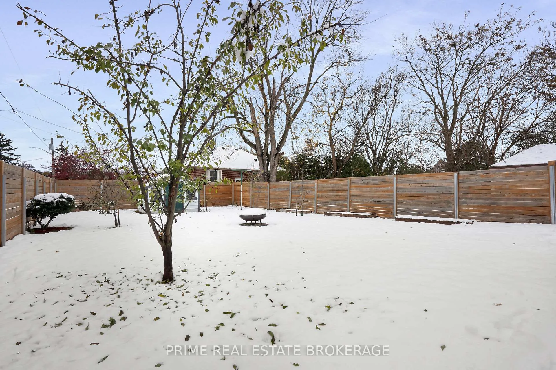 Photo 40 of 361 Spruce Street, London, East H — HOMEH