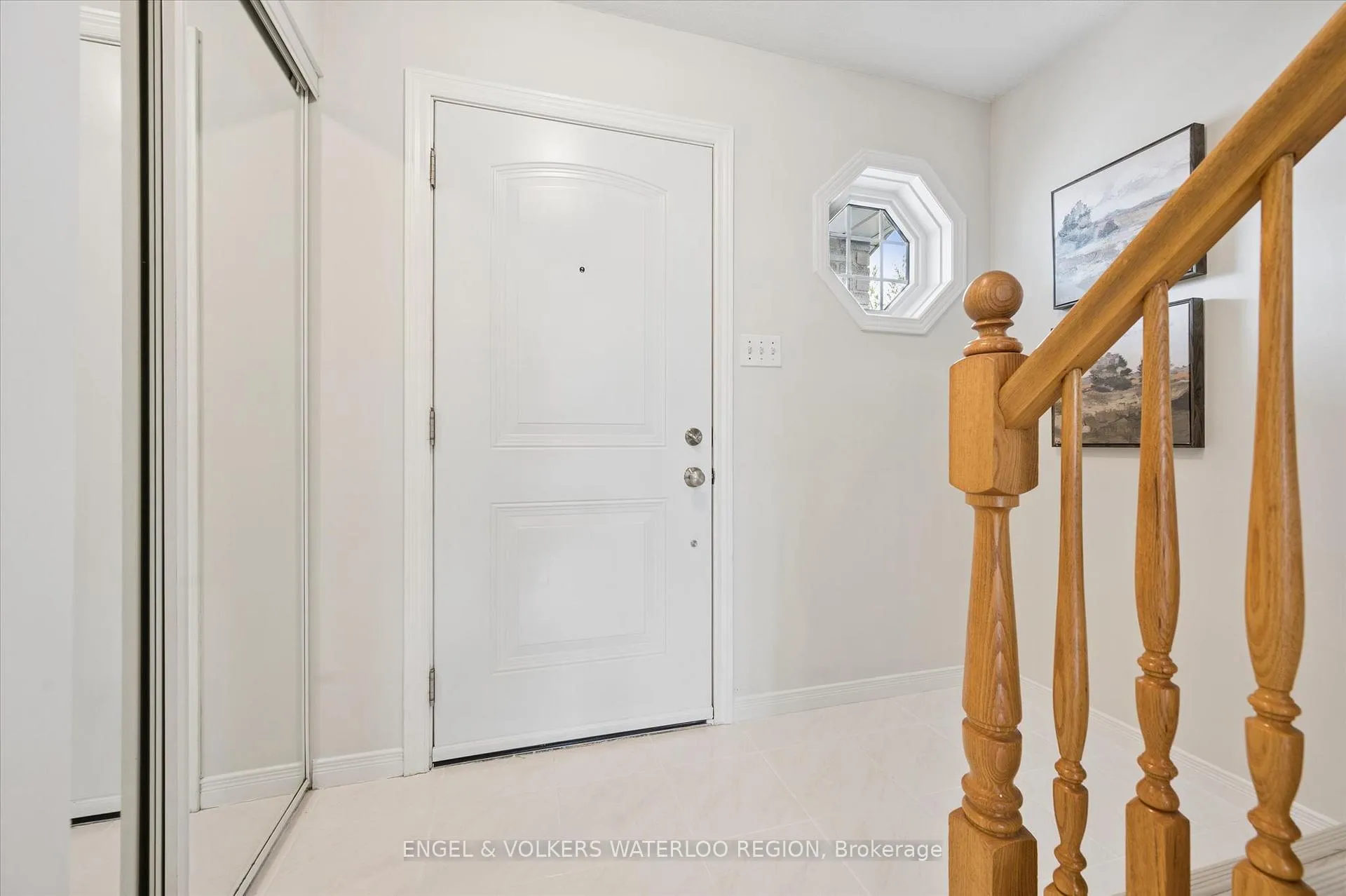 Photo 5 of 30 Beechmanor Crescent, Kitchener — HOMEH