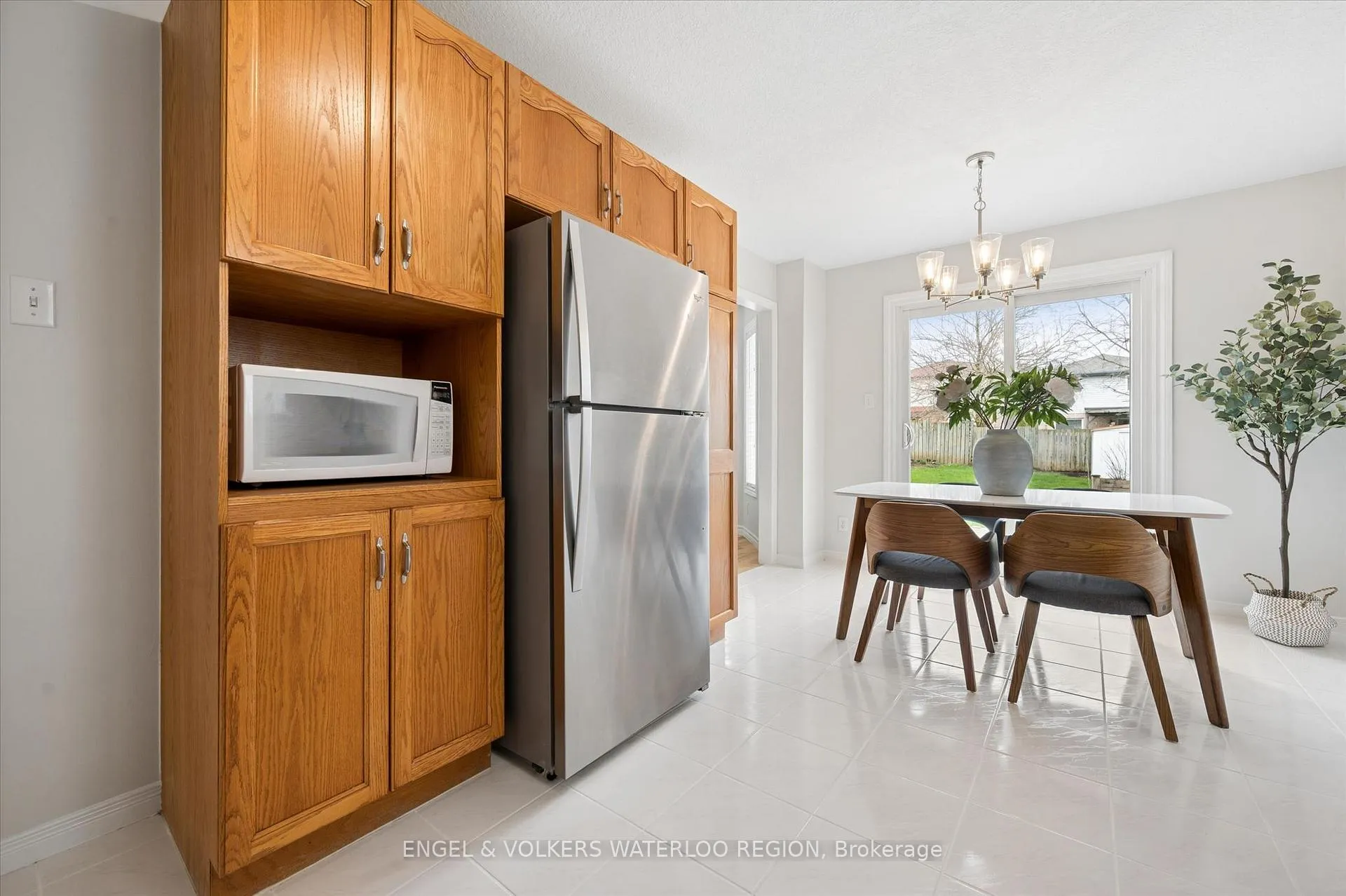 Photo 13 of 30 Beechmanor Crescent, Kitchener — HOMEH
