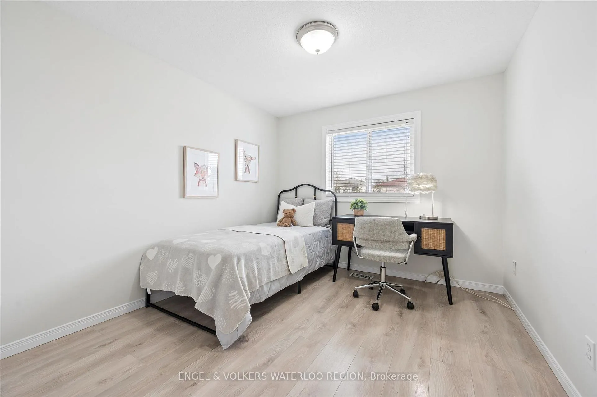 Photo 16 of 30 Beechmanor Crescent, Kitchener — HOMEH