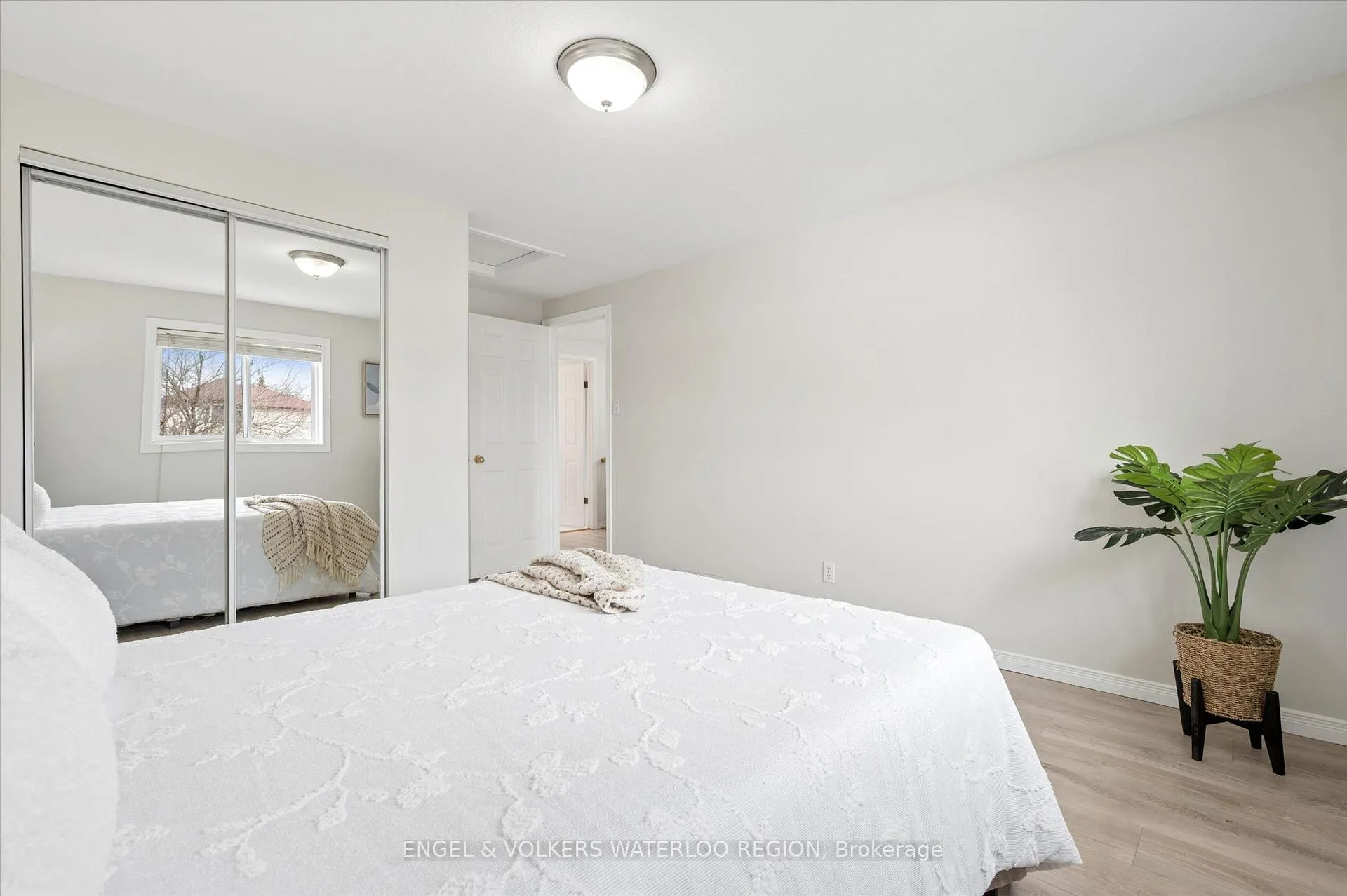 Photo 19 of 30 Beechmanor Crescent, Kitchener — HOMEH