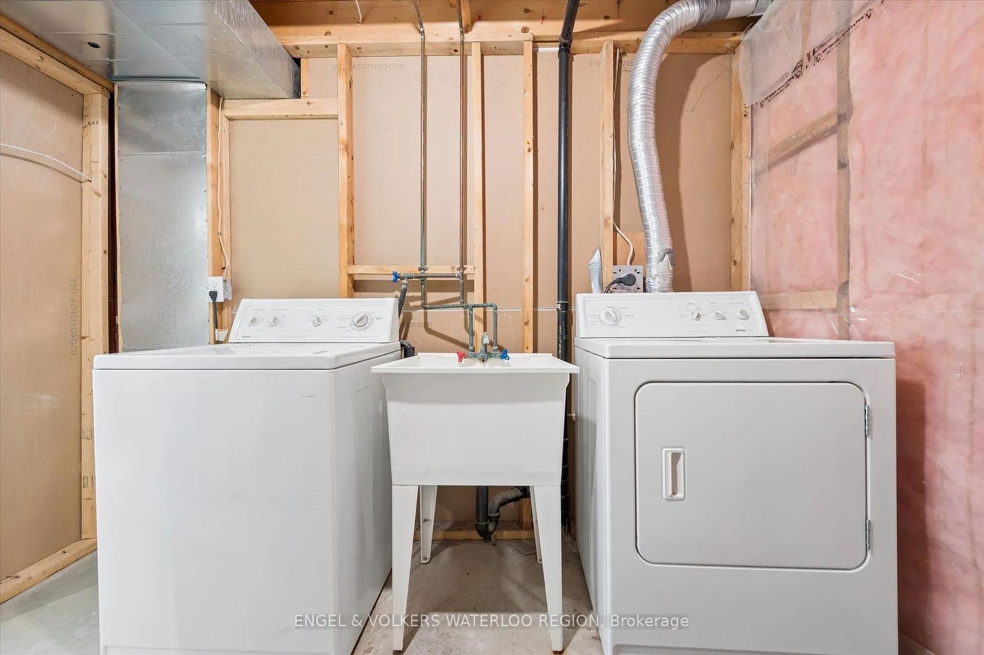 Photo 29 of 30 Beechmanor Crescent, Kitchener — HOMEH