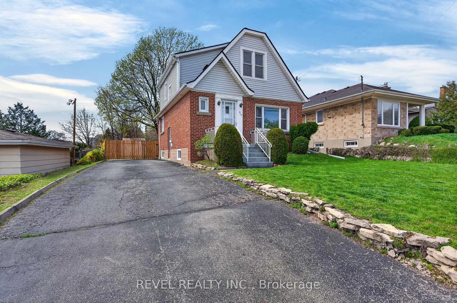 Photo 2 of 276 Glenholme Avenue, Hamilton, Glenview — HOMEH