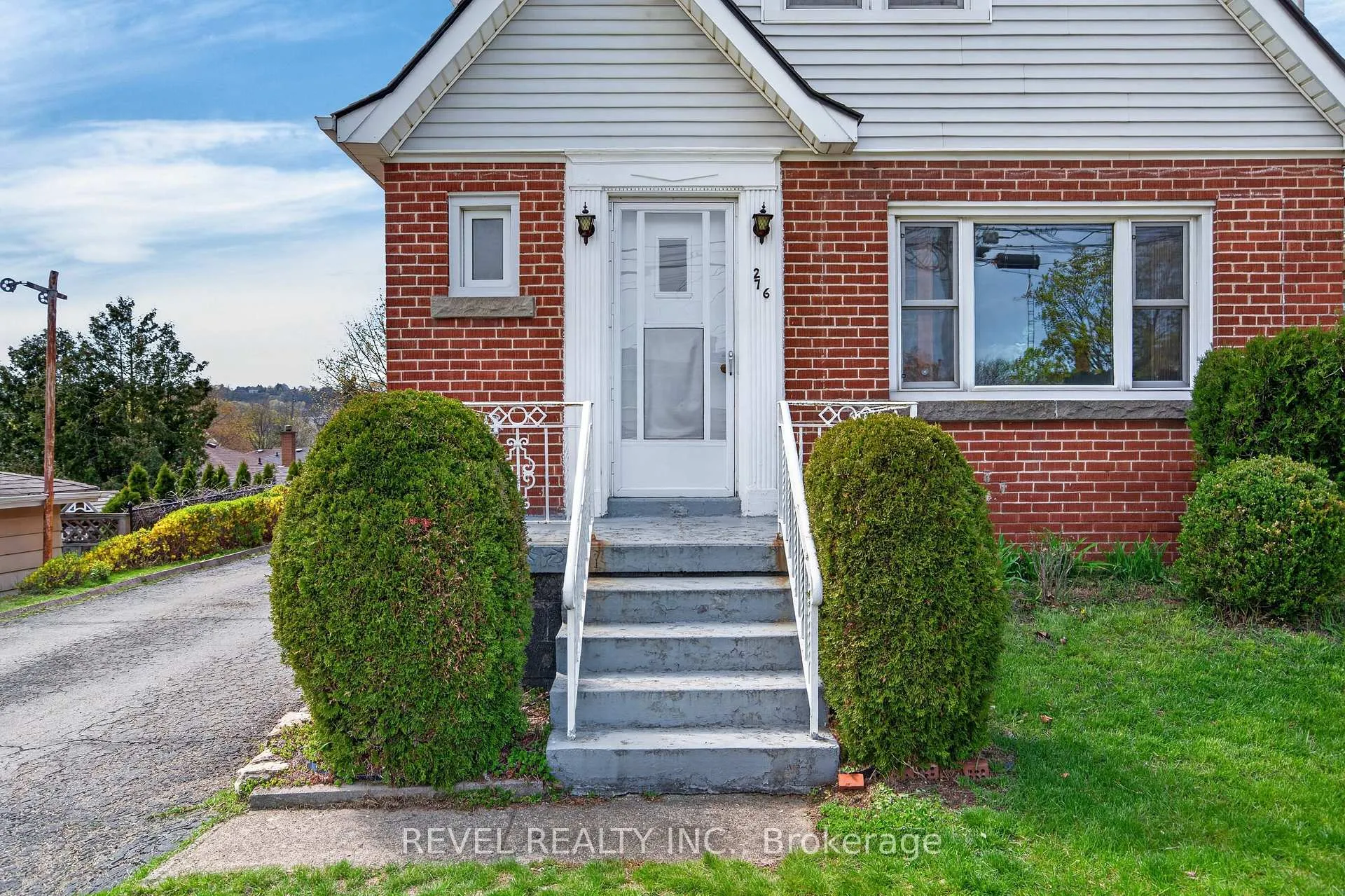Photo 3 of 276 Glenholme Avenue, Hamilton, Glenview — HOMEH
