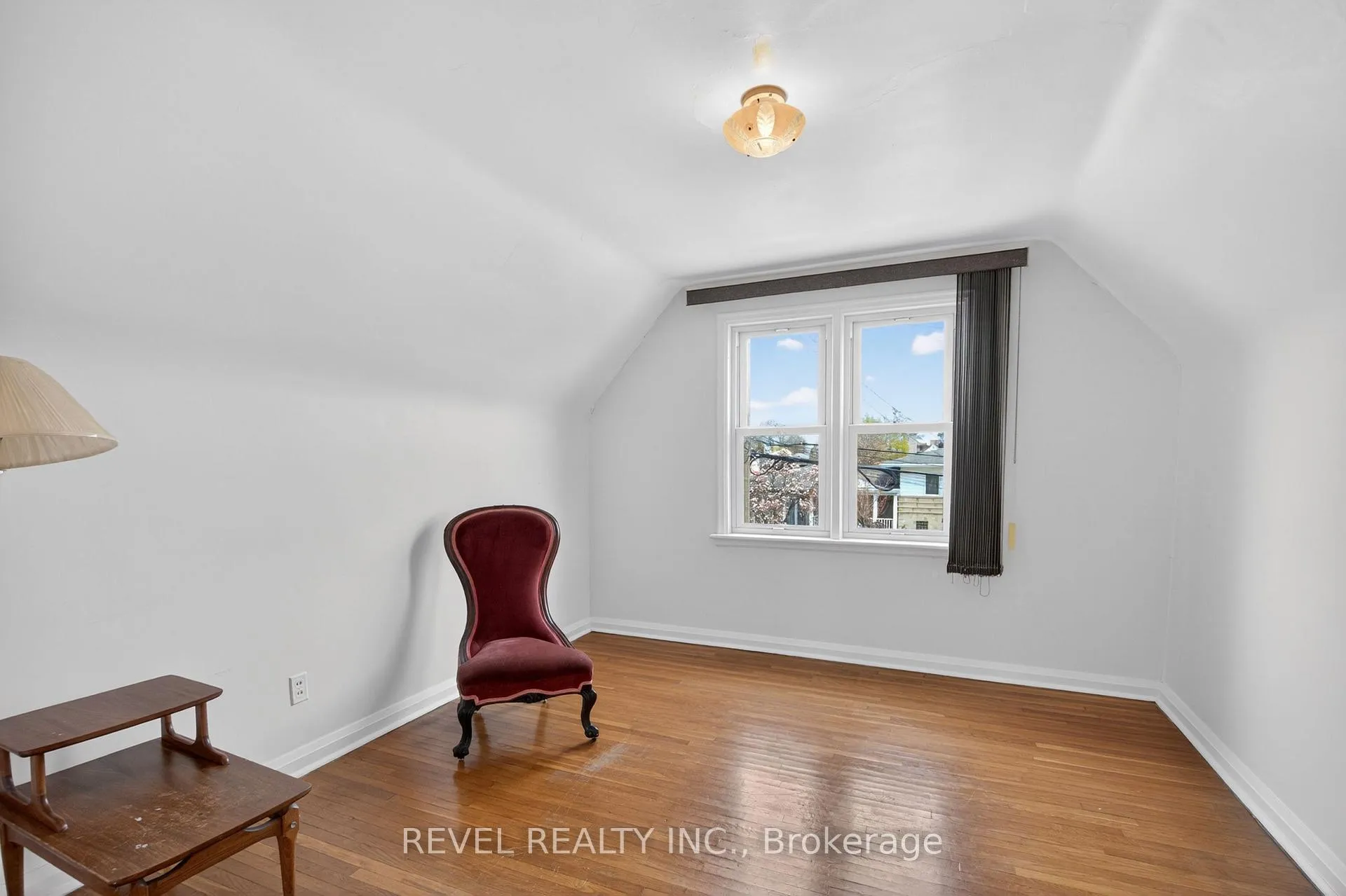Photo 15 of 276 Glenholme Avenue, Hamilton, Glenview — HOMEH
