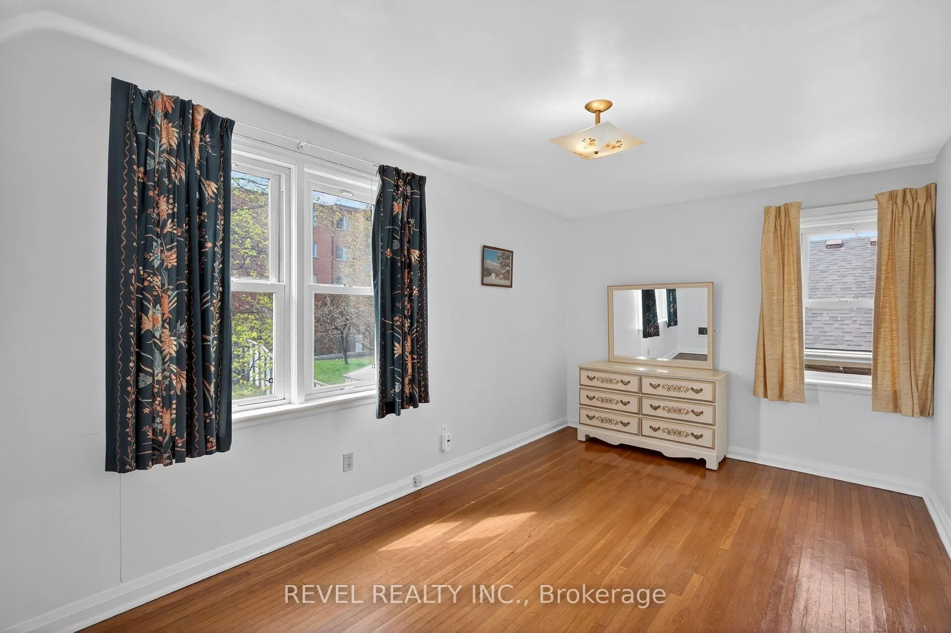 Photo 18 of 276 Glenholme Avenue, Hamilton, Glenview — HOMEH