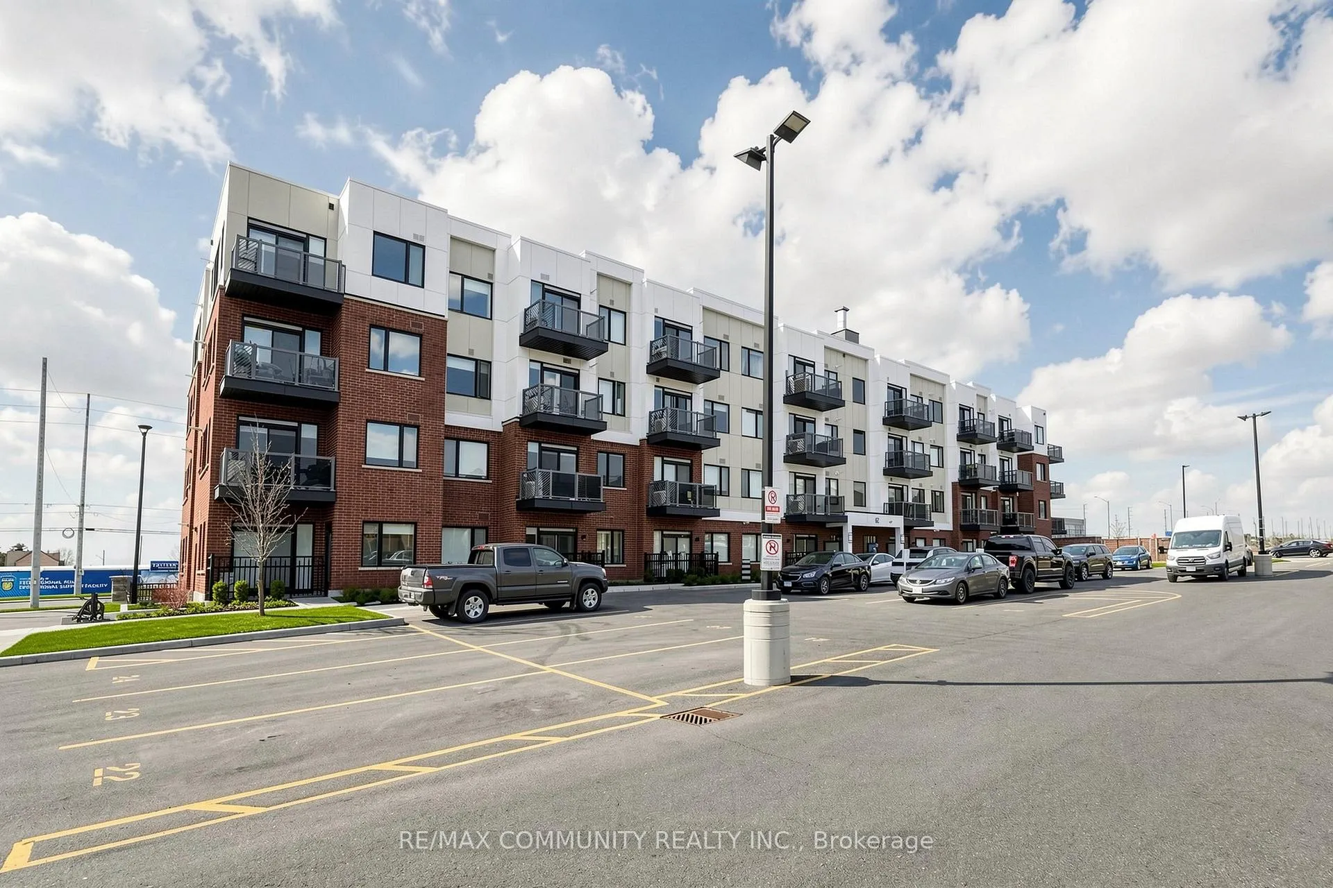 Photo 2 of Unit 315, 62 Sky Harbour Drive, Brampton, Bram West — HOMEH