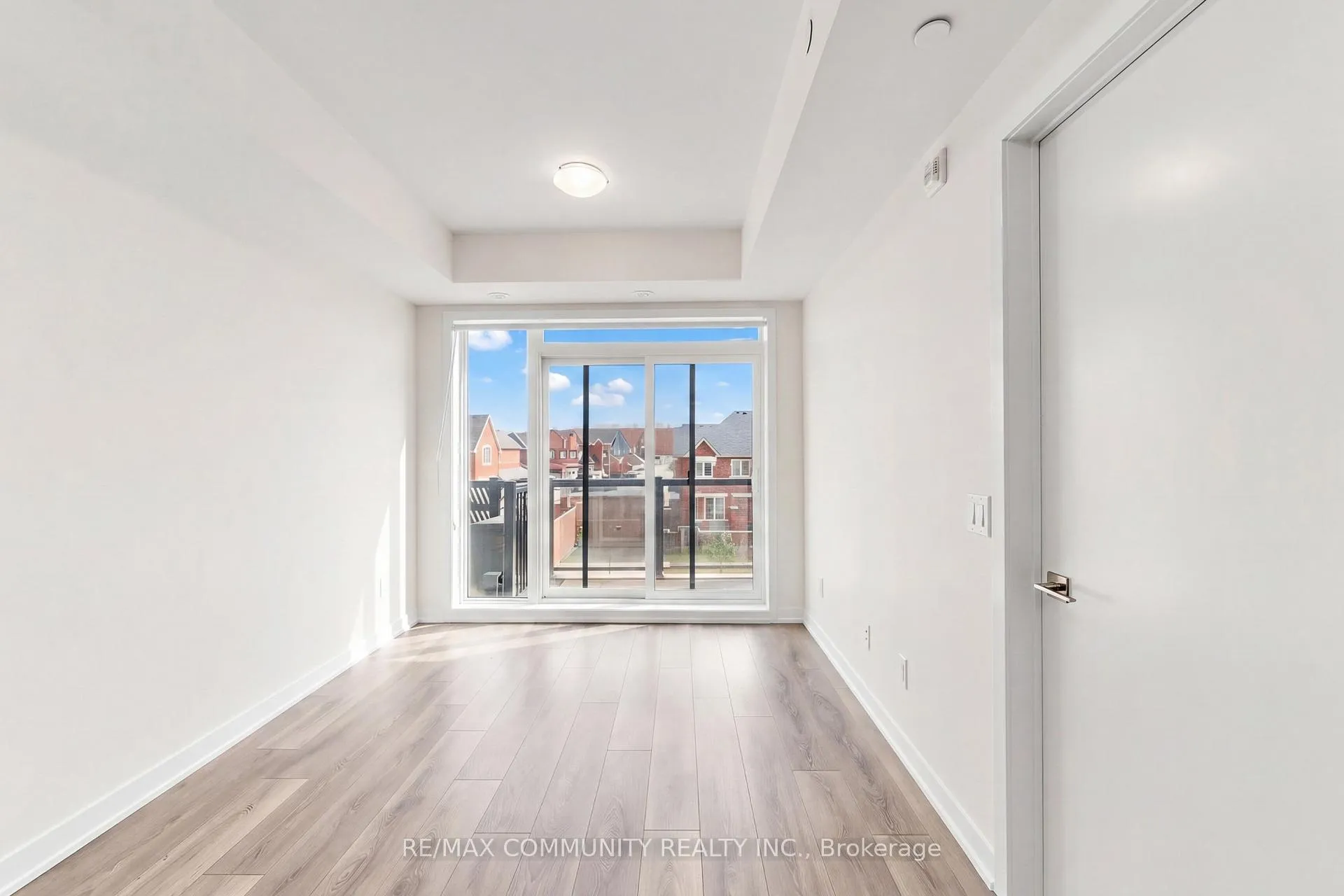 Photo 9 of Unit 315, 62 Sky Harbour Drive, Brampton, Bram West — HOMEH