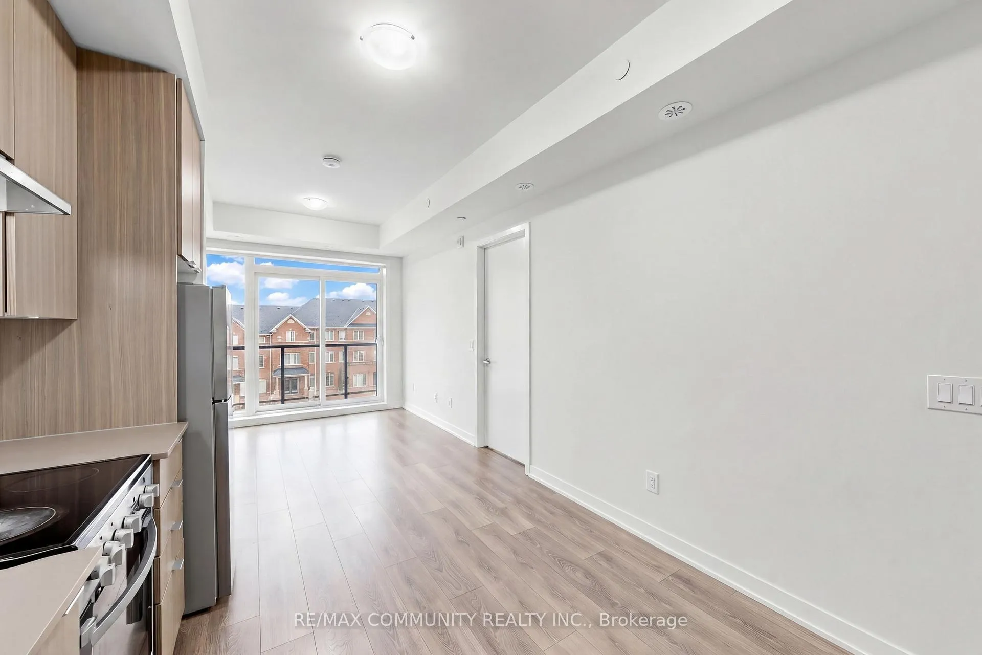 Photo 11 of Unit 315, 62 Sky Harbour Drive, Brampton, Bram West — HOMEH