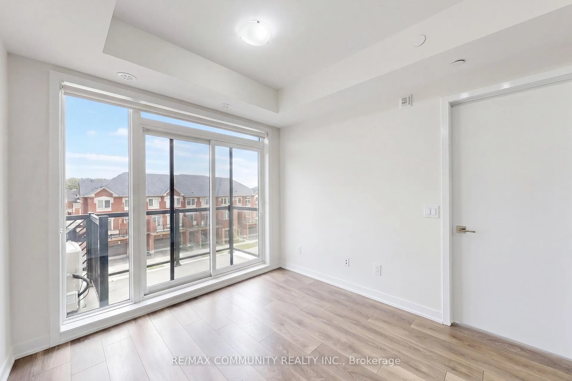 Photo 13 of Unit 315, 62 Sky Harbour Drive, Brampton, Bram West — HOMEH