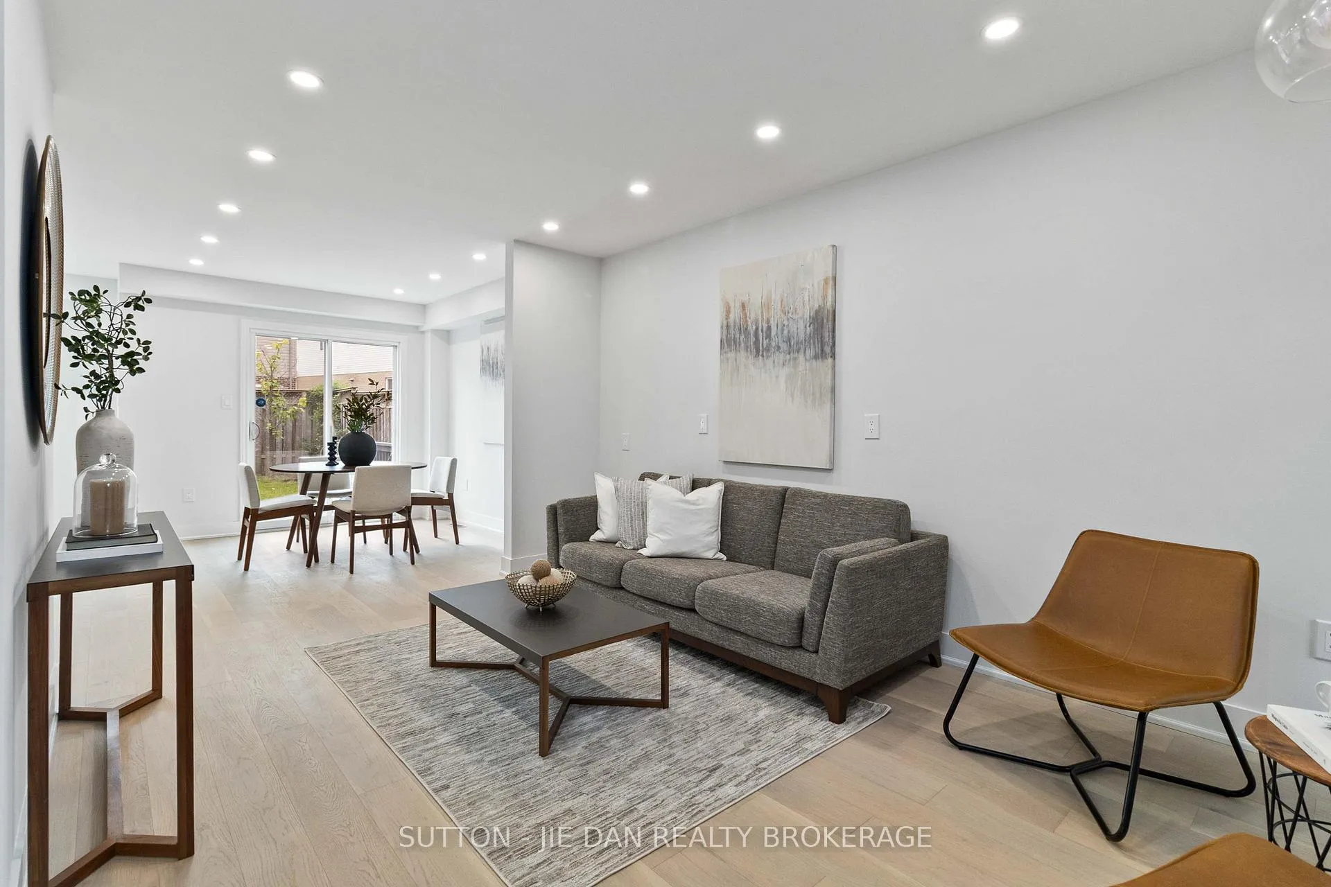 Photo 2 of 989 Mapleridge Street, London, North M — HOMEH