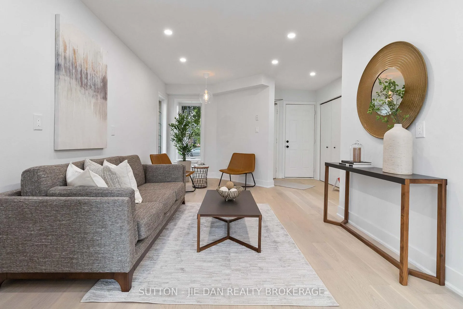 Photo 3 of 989 Mapleridge Street, London, North M — HOMEH