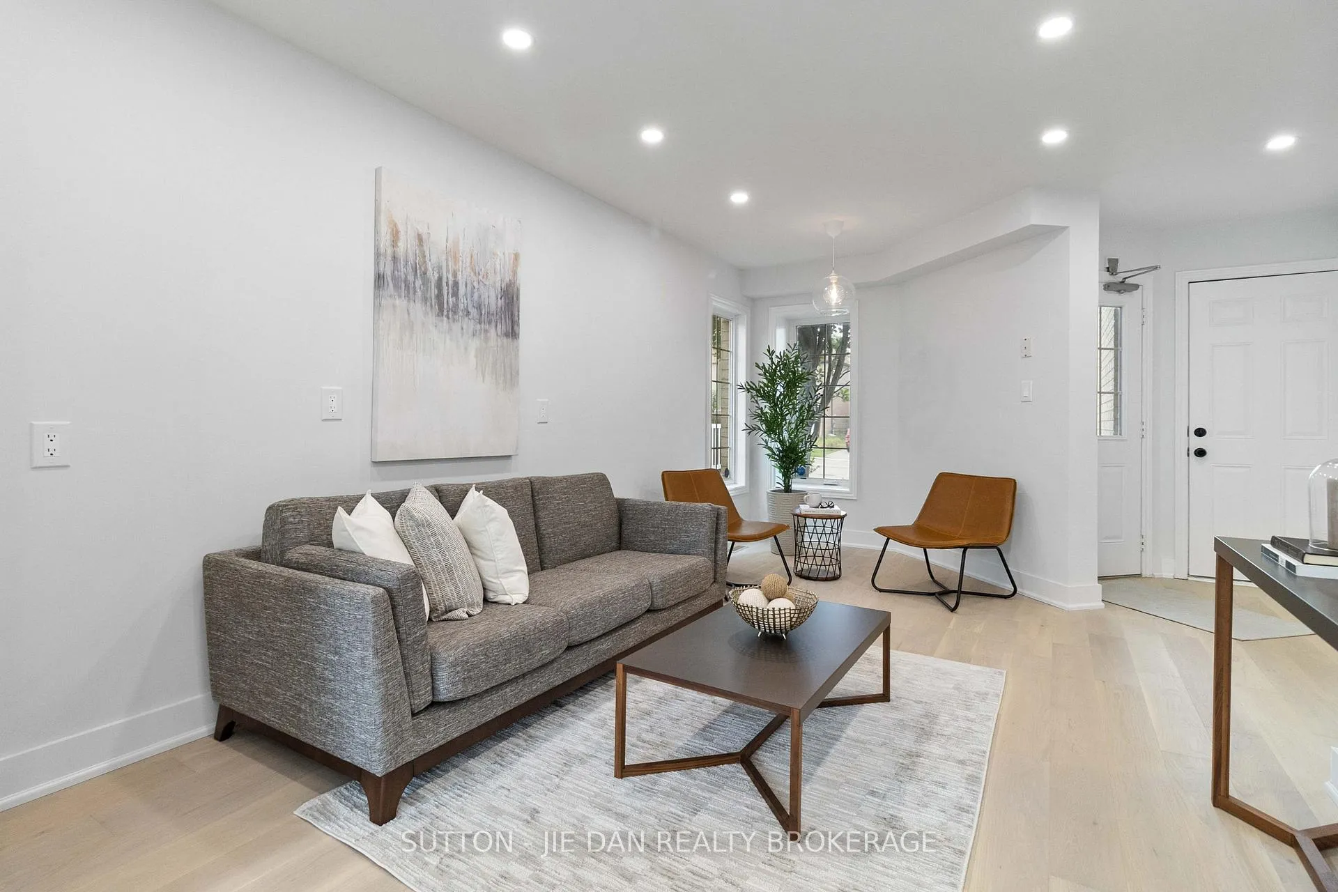 Photo 5 of 989 Mapleridge Street, London, North M — HOMEH