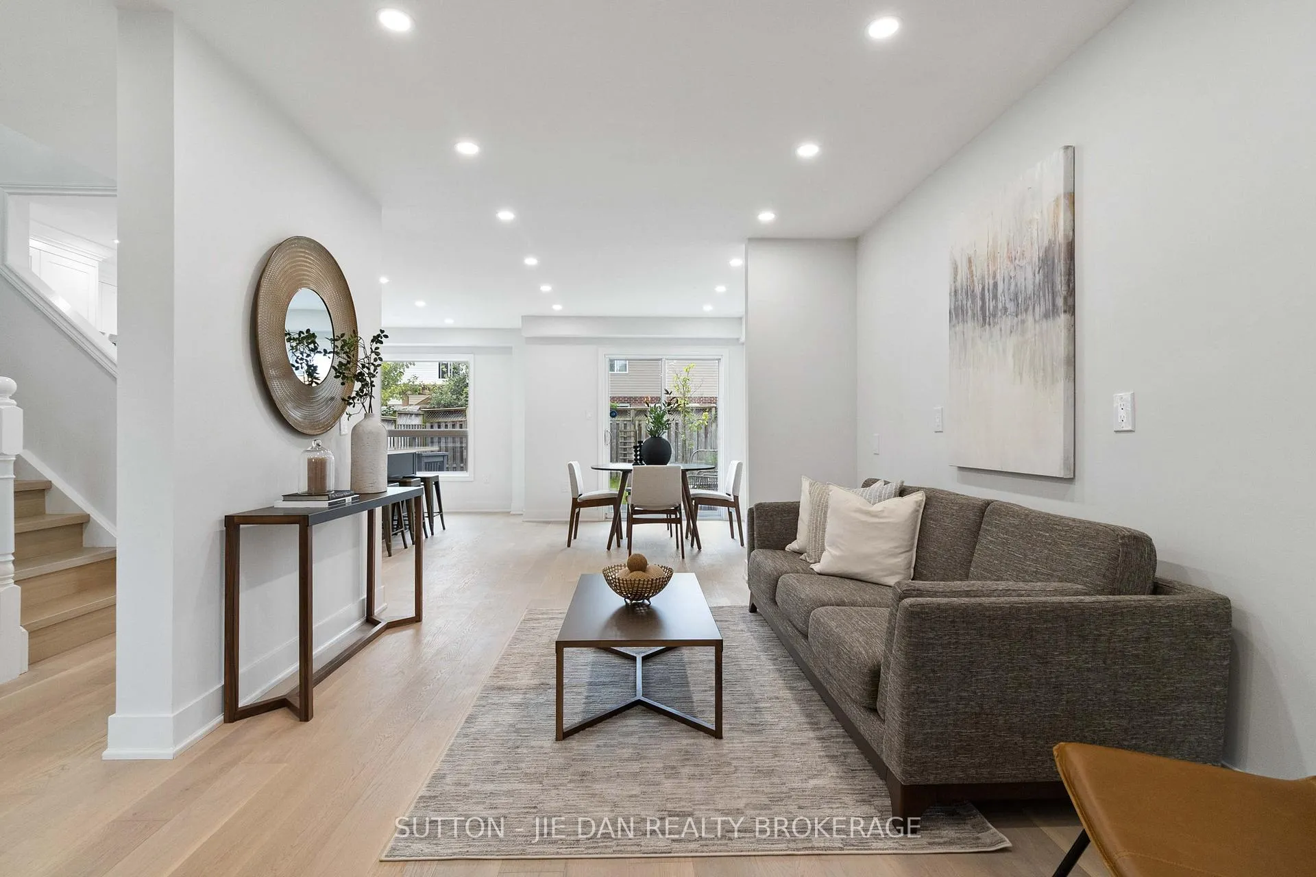 Photo 6 of 989 Mapleridge Street, London, North M — HOMEH
