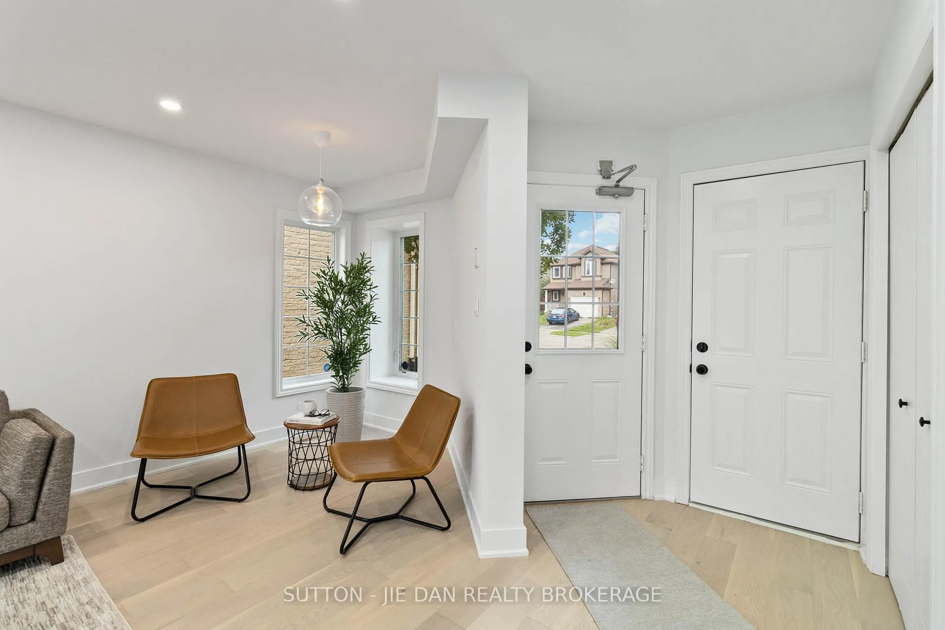 Photo 8 of 989 Mapleridge Street, London, North M — HOMEH