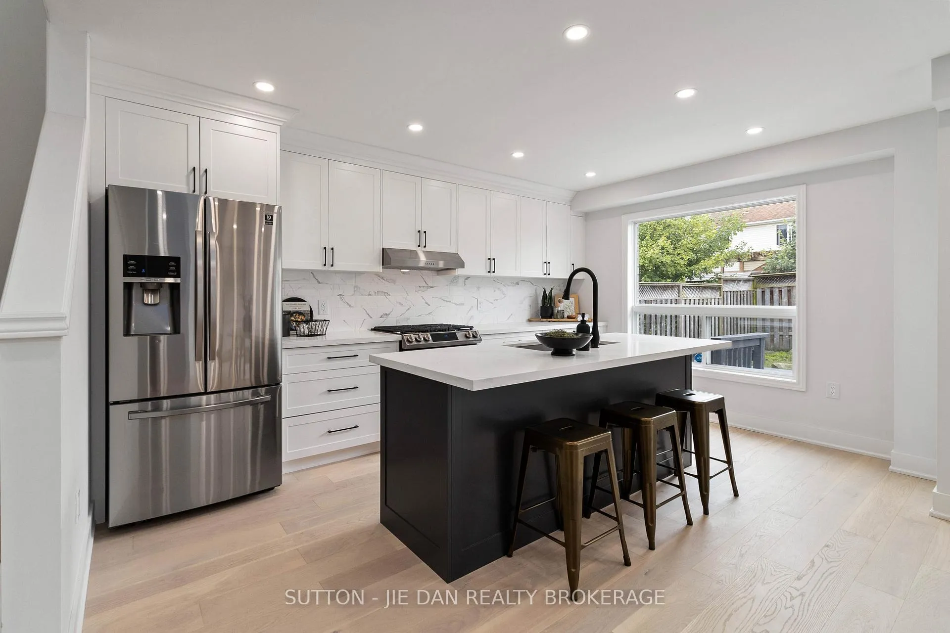 Photo 9 of 989 Mapleridge Street, London, North M — HOMEH