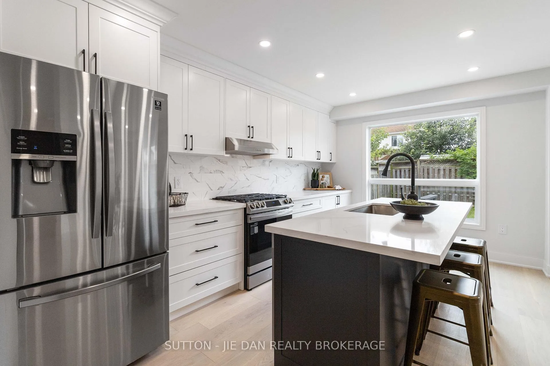 Photo 11 of 989 Mapleridge Street, London, North M — HOMEH