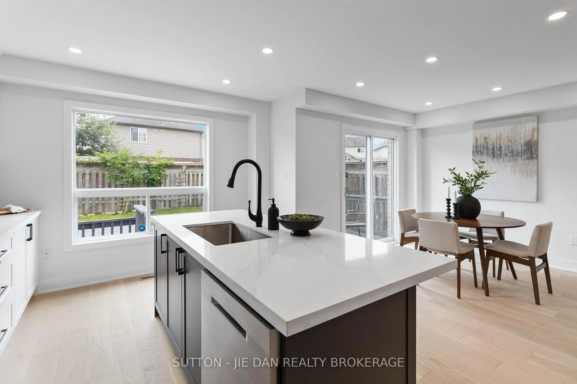 Photo 14 of 989 Mapleridge Street, London, North M — HOMEH