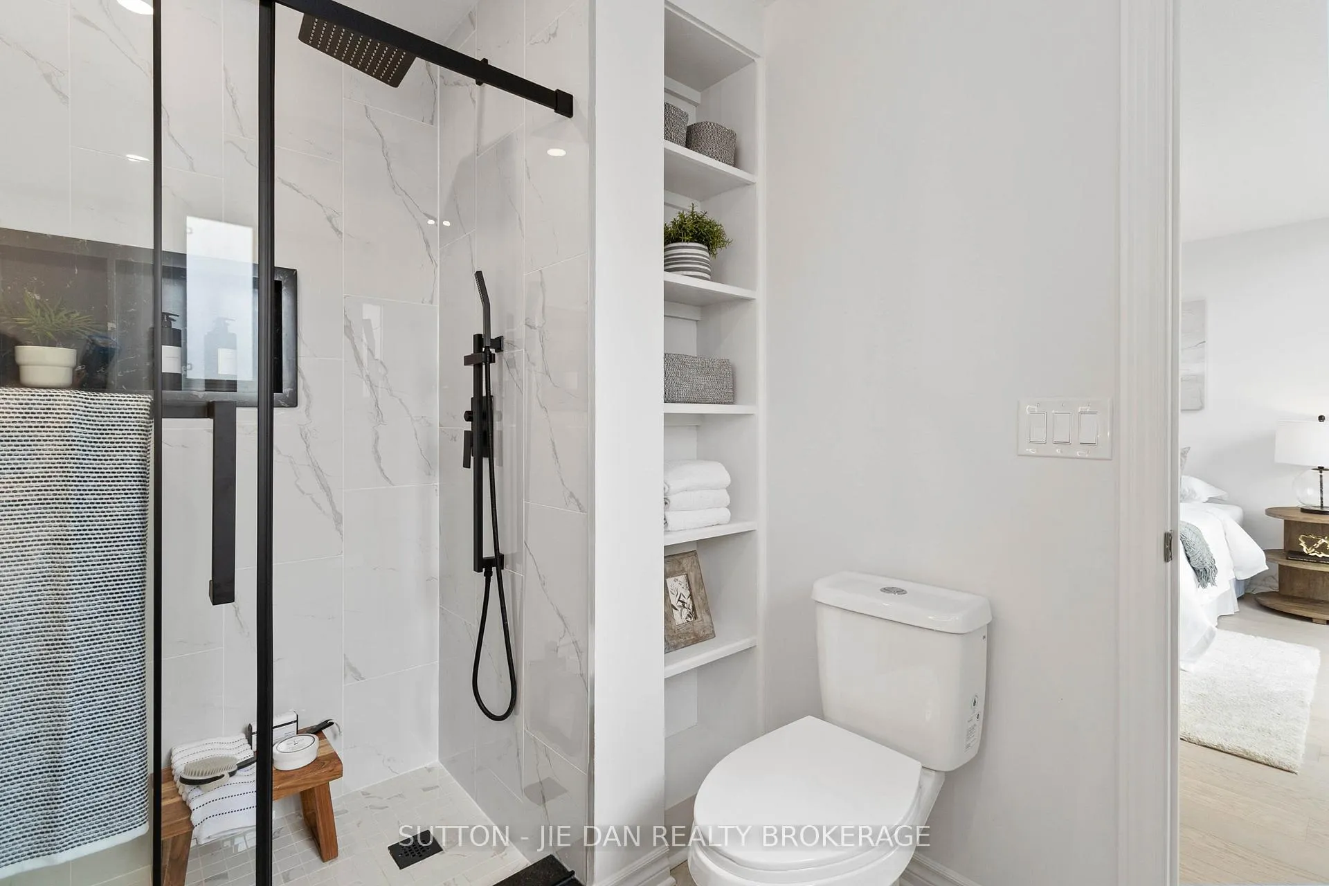 Photo 20 of 989 Mapleridge Street, London, North M — HOMEH