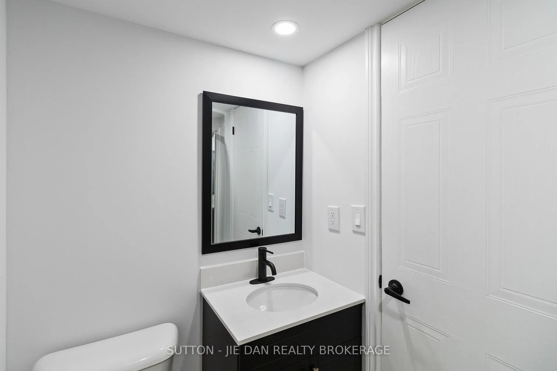 Photo 32 of 989 Mapleridge Street, London, North M — HOMEH