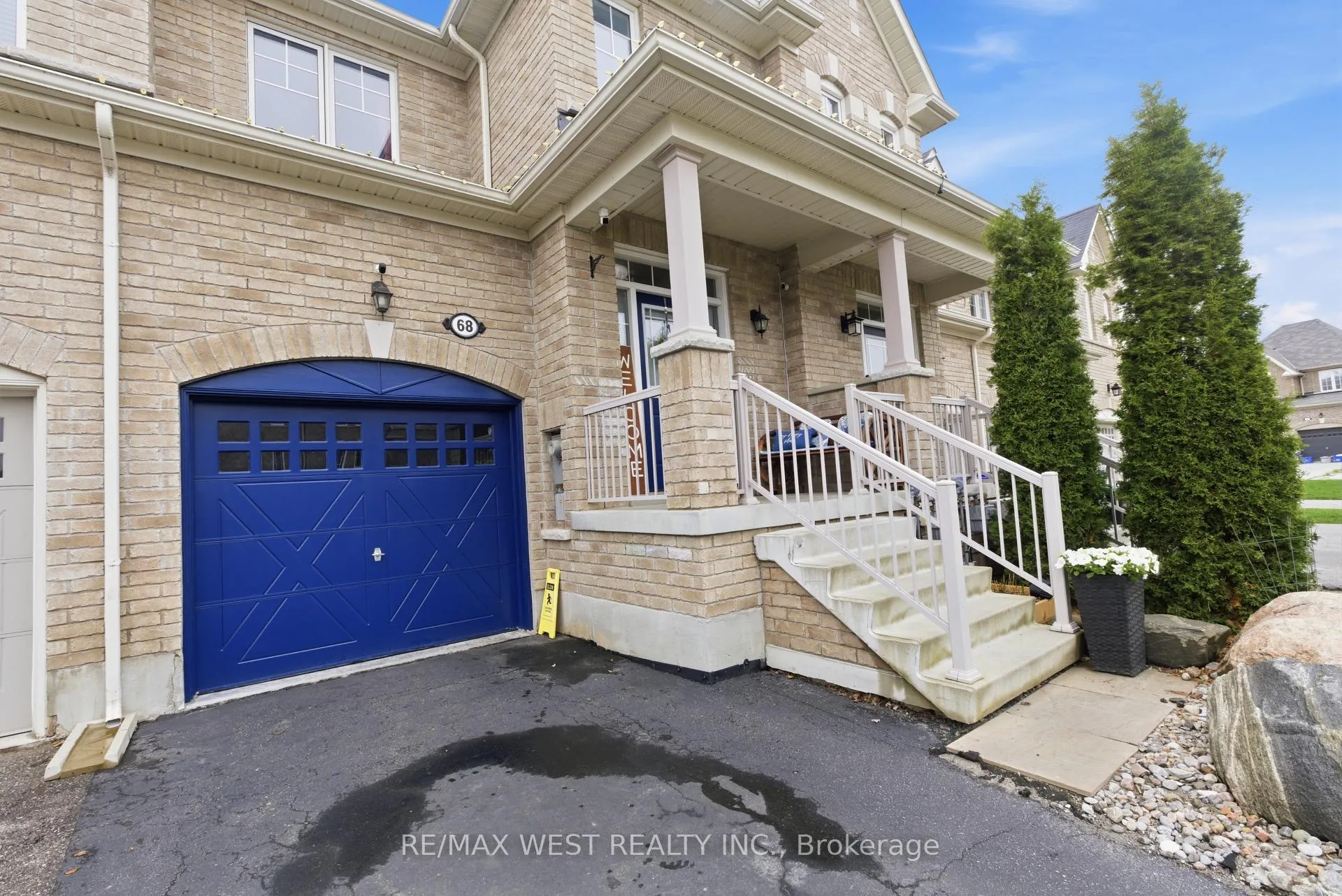 Photo 3 of 68 Jackson Drive, New Tecumseth, Tottenham — HOMEH