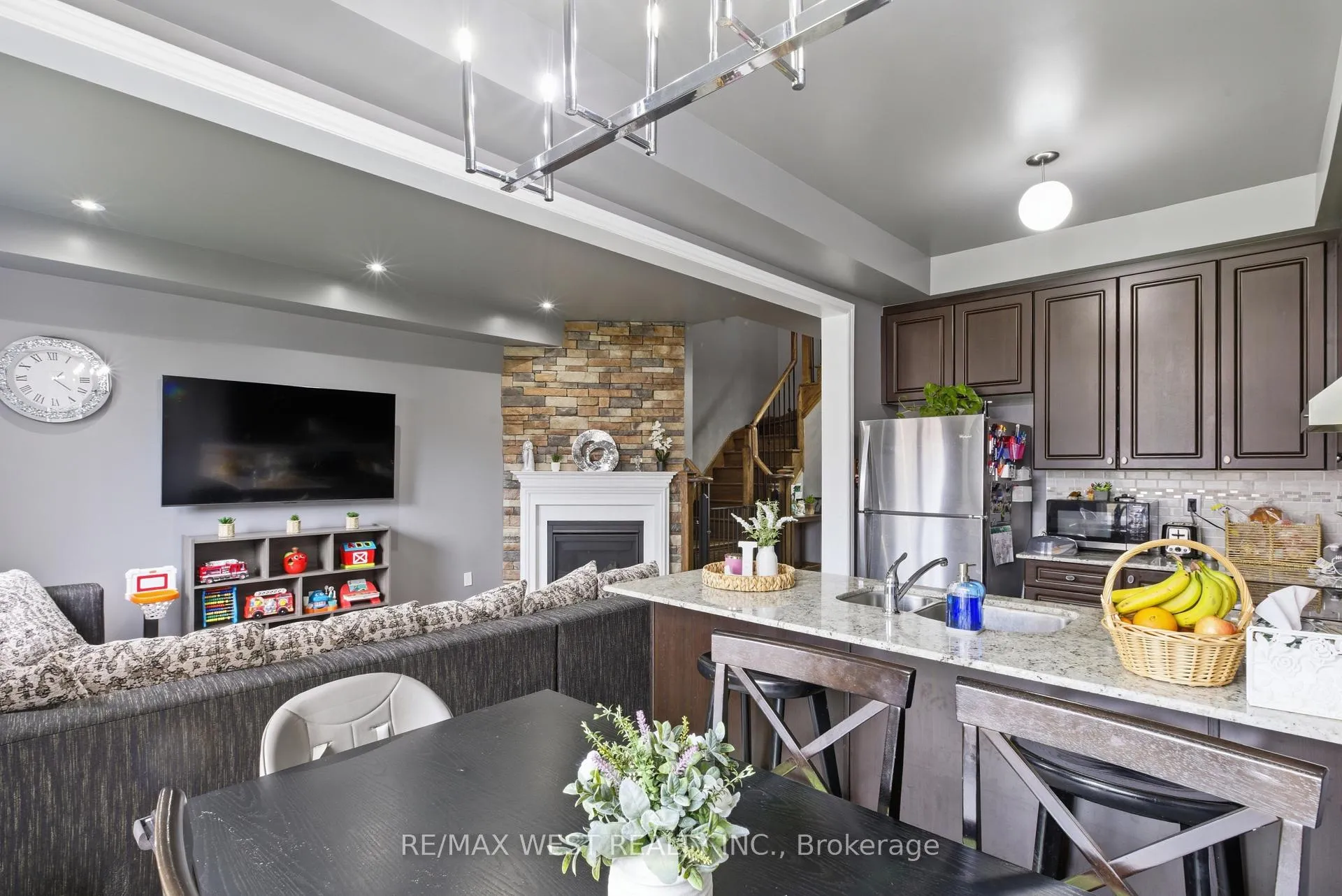 Photo 9 of 68 Jackson Drive, New Tecumseth, Tottenham — HOMEH