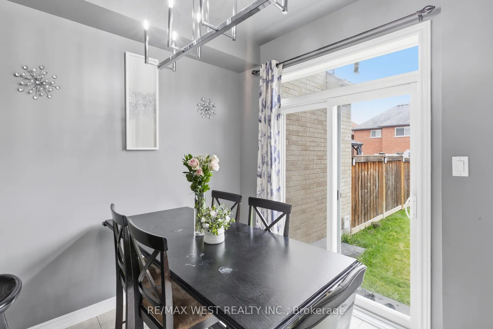Photo 13 of 68 Jackson Drive, New Tecumseth, Tottenham — HOMEH