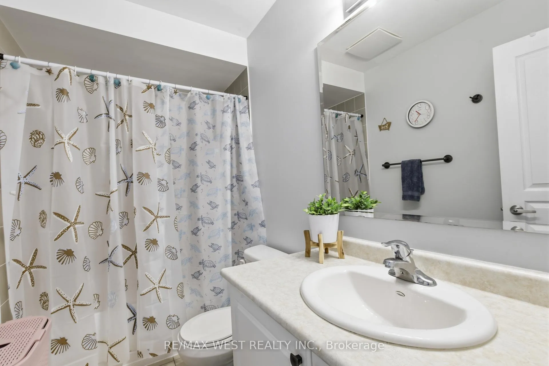 Photo 22 of 68 Jackson Drive, New Tecumseth, Tottenham — HOMEH