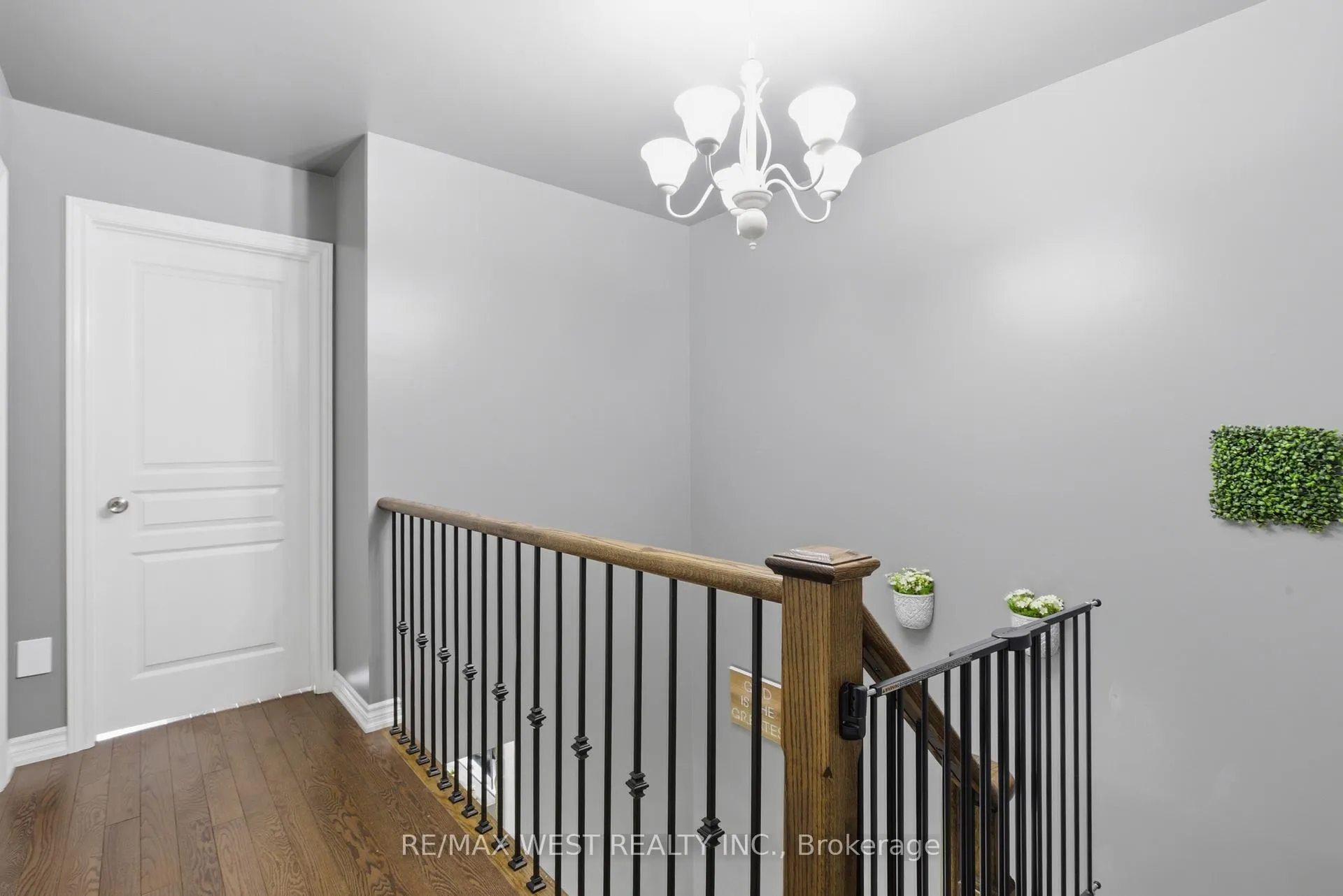 Photo 23 of 68 Jackson Drive, New Tecumseth, Tottenham — HOMEH