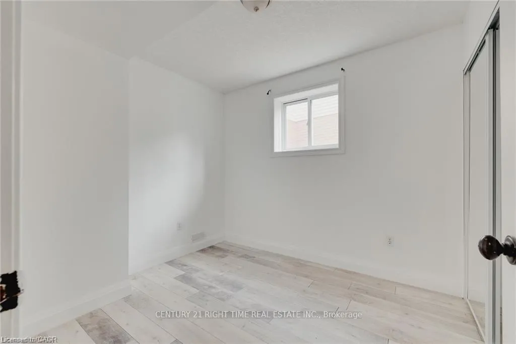 Photo 4 of 347 Keewatin Avenue, Kitchener, Grand River North — HOMEH