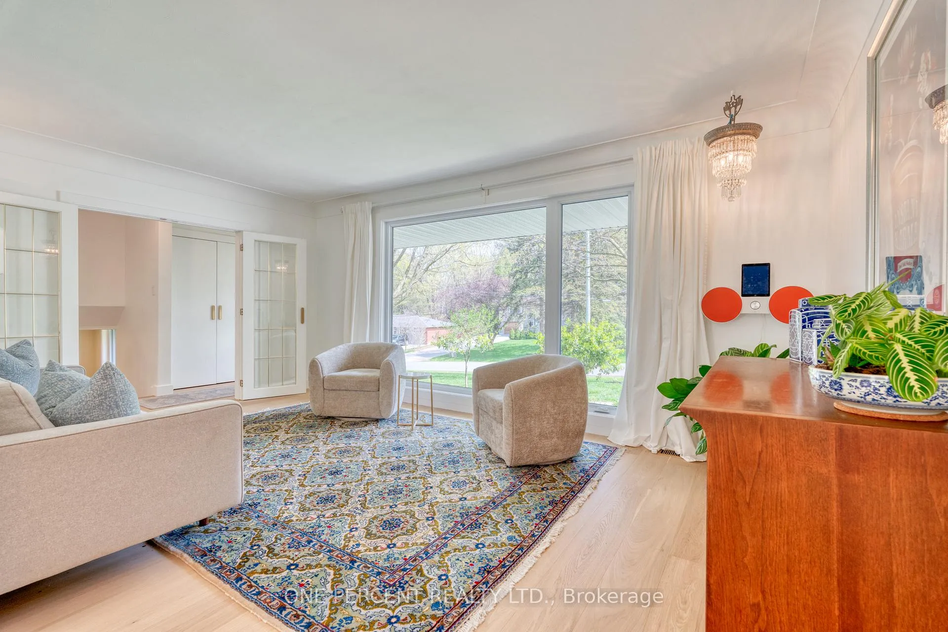 Photo 11 of 187 Woodview Crescent, Hamilton, Ancaster — HOMEH