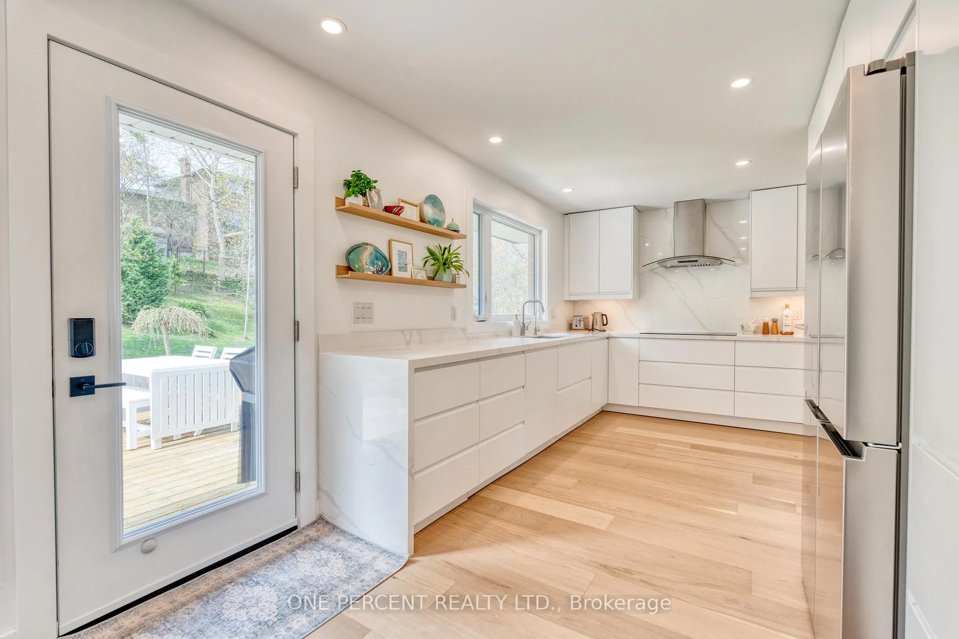 Photo 18 of 187 Woodview Crescent, Hamilton, Ancaster — HOMEH