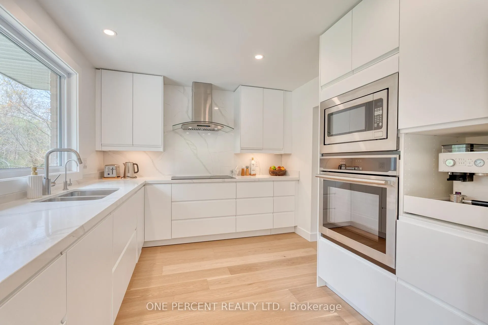 Photo 19 of 187 Woodview Crescent, Hamilton, Ancaster — HOMEH