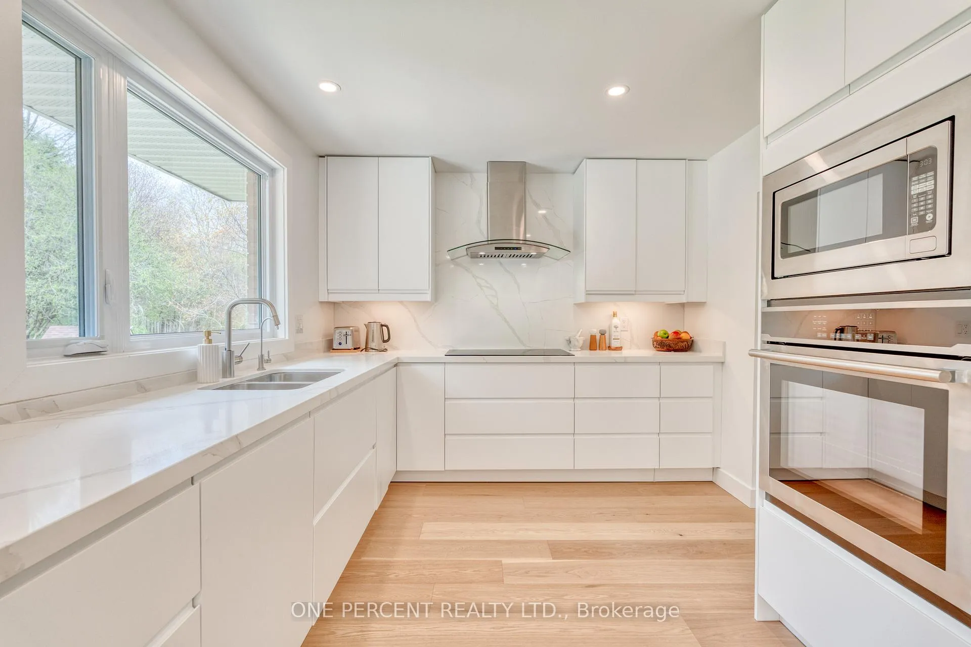 Photo 20 of 187 Woodview Crescent, Hamilton, Ancaster — HOMEH