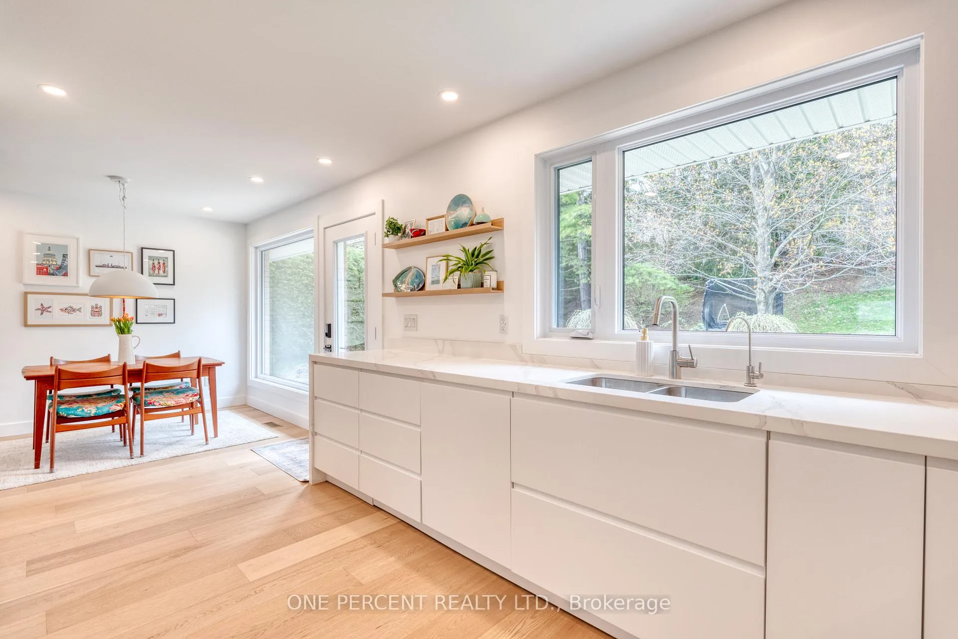 Photo 23 of 187 Woodview Crescent, Hamilton, Ancaster — HOMEH