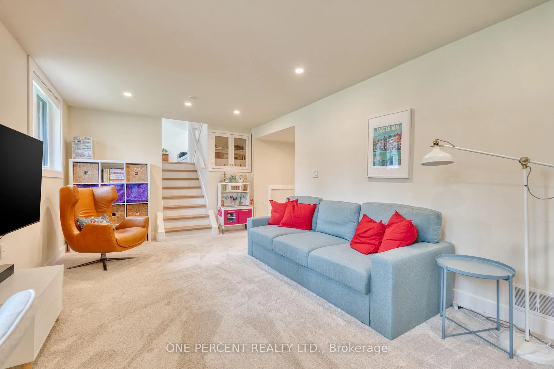 Photo 33 of 187 Woodview Crescent, Hamilton, Ancaster — HOMEH