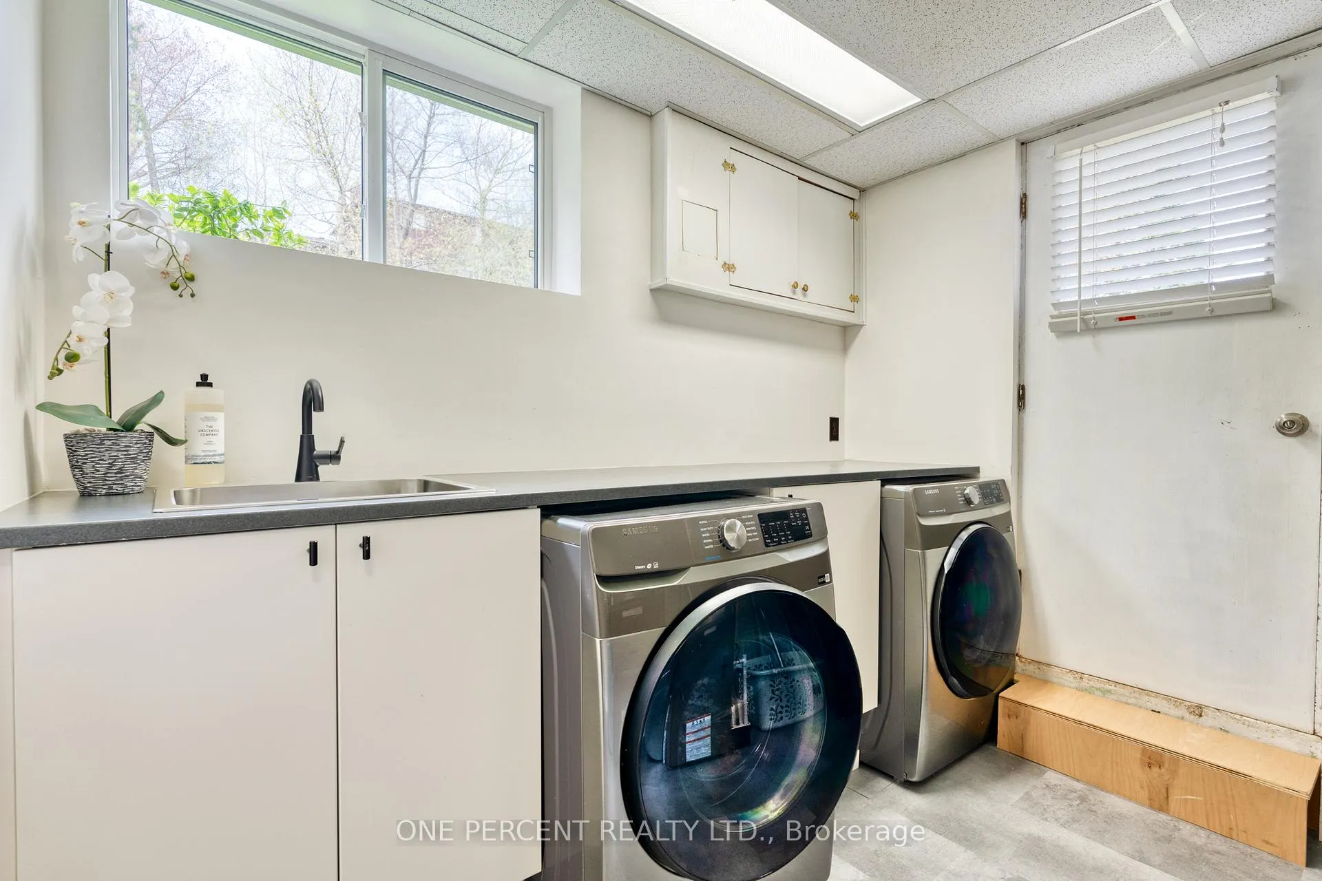 Photo 38 of 187 Woodview Crescent, Hamilton, Ancaster — HOMEH