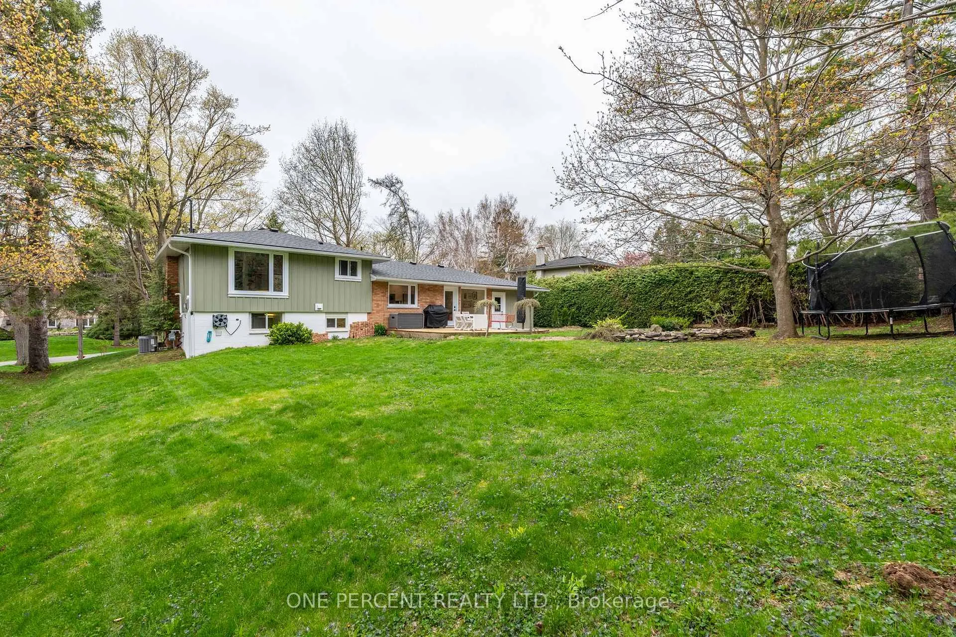 Photo 39 of 187 Woodview Crescent, Hamilton, Ancaster — HOMEH