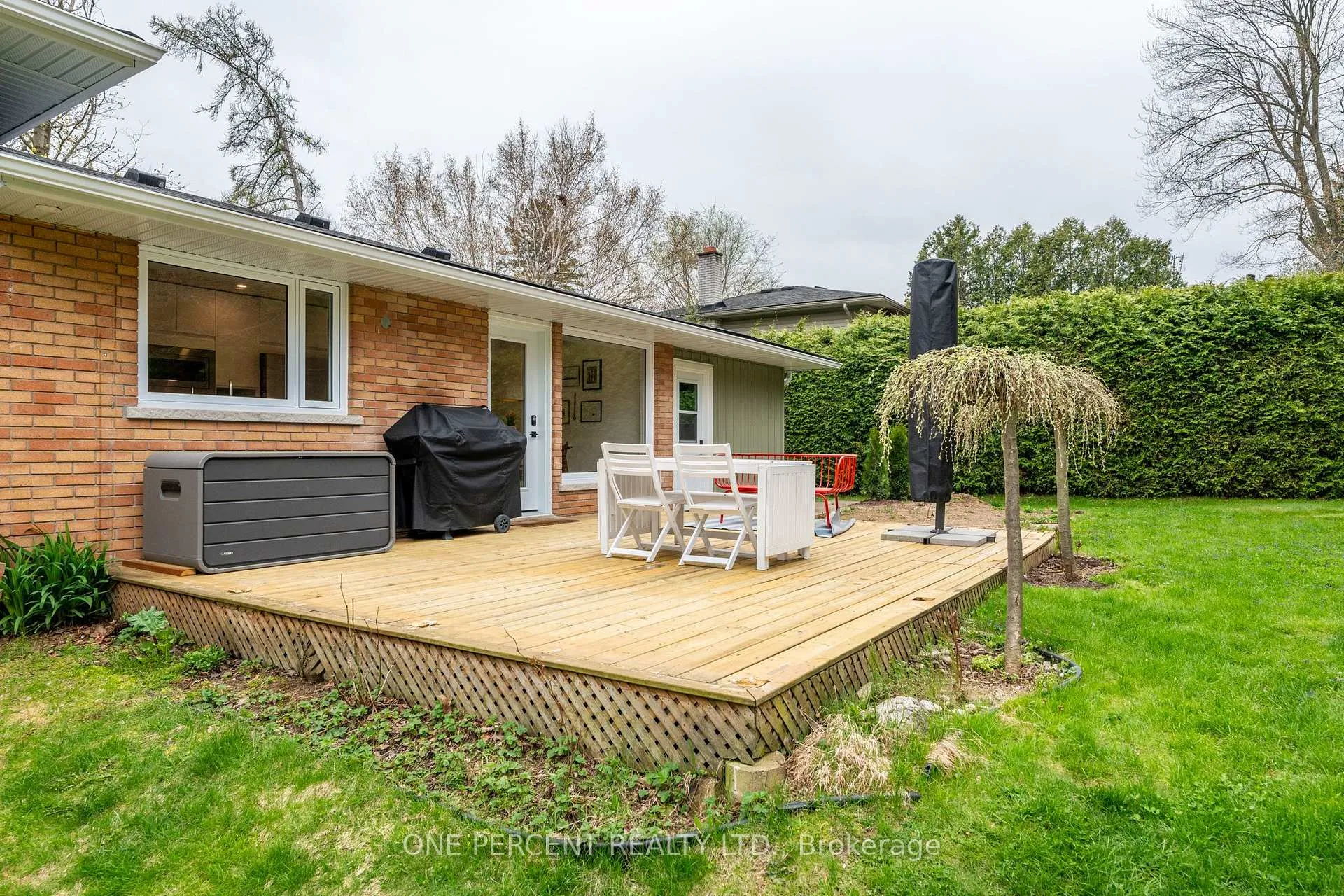 Photo 43 of 187 Woodview Crescent, Hamilton, Ancaster — HOMEH