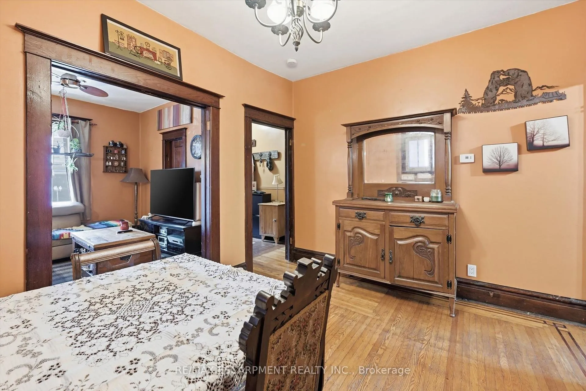 Photo 9 of 260 Balmoral Avenue, Hamilton, Crown Point — HOMEH