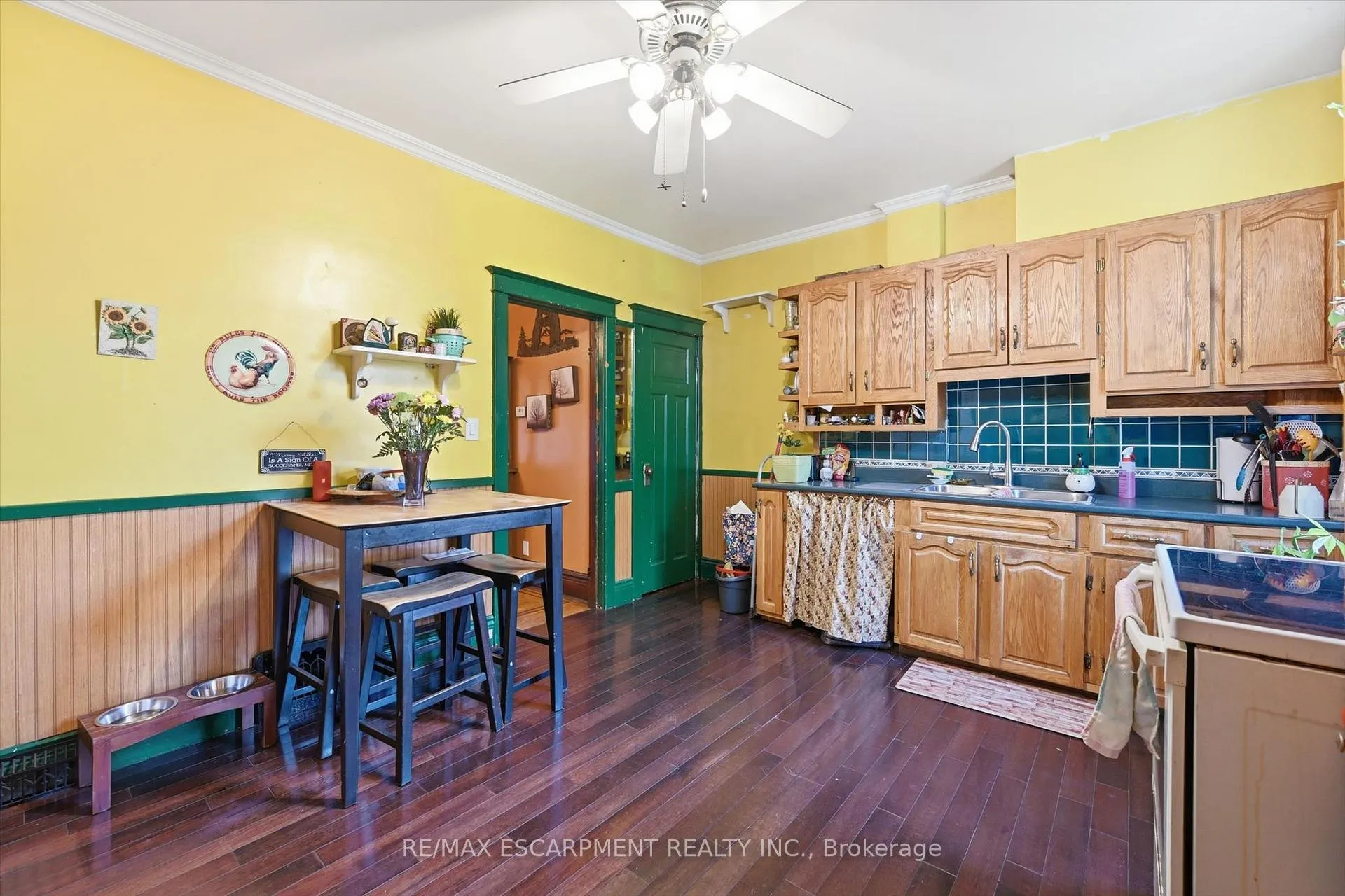 Photo 12 of 260 Balmoral Avenue, Hamilton, Crown Point — HOMEH