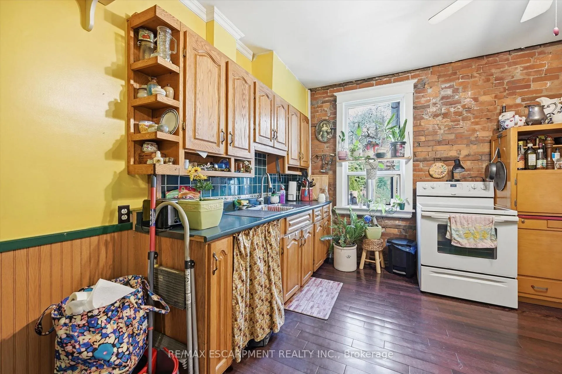 Photo 14 of 260 Balmoral Avenue, Hamilton, Crown Point — HOMEH