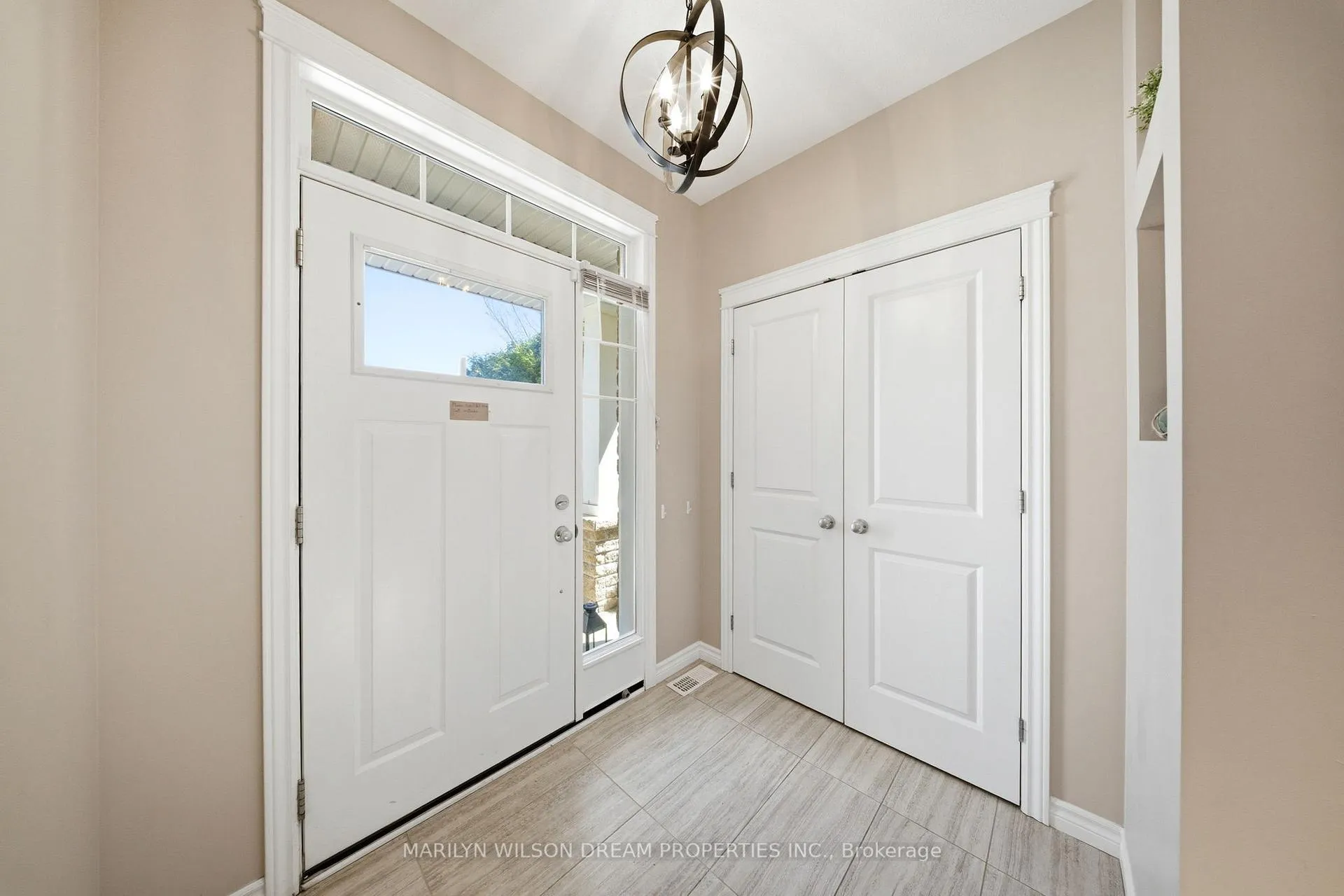 Photo 4 of 146 Tapadero Avenue, Ottawa, Kanata - Emerald Meadows/Trailwest — HOMEH