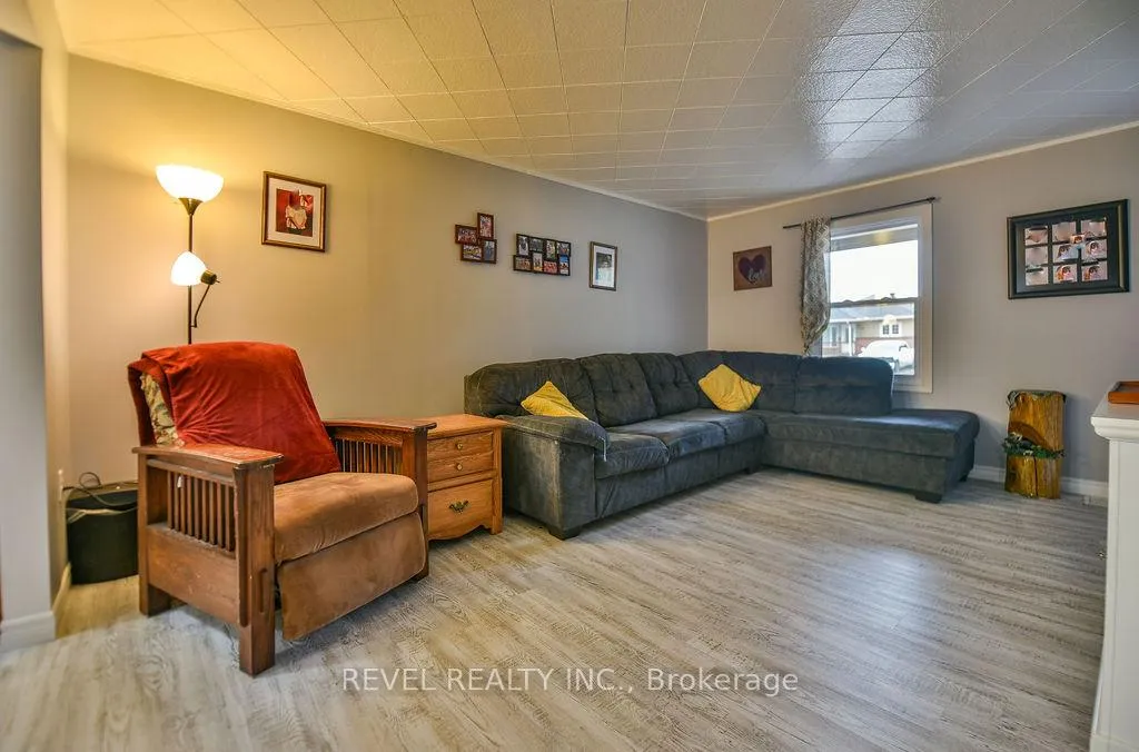 Photo 5 of 379 Cedar Street N, Timmins, TNE - Central — HOMEH