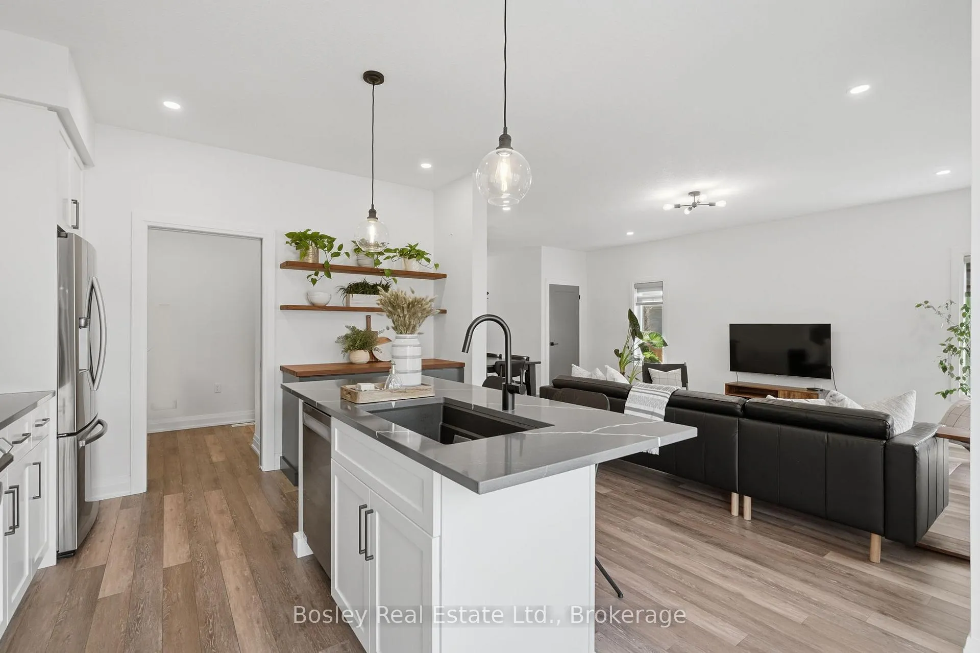 Photo 11 of 100 Mclean Avenue, Collingwood — HOMEH
