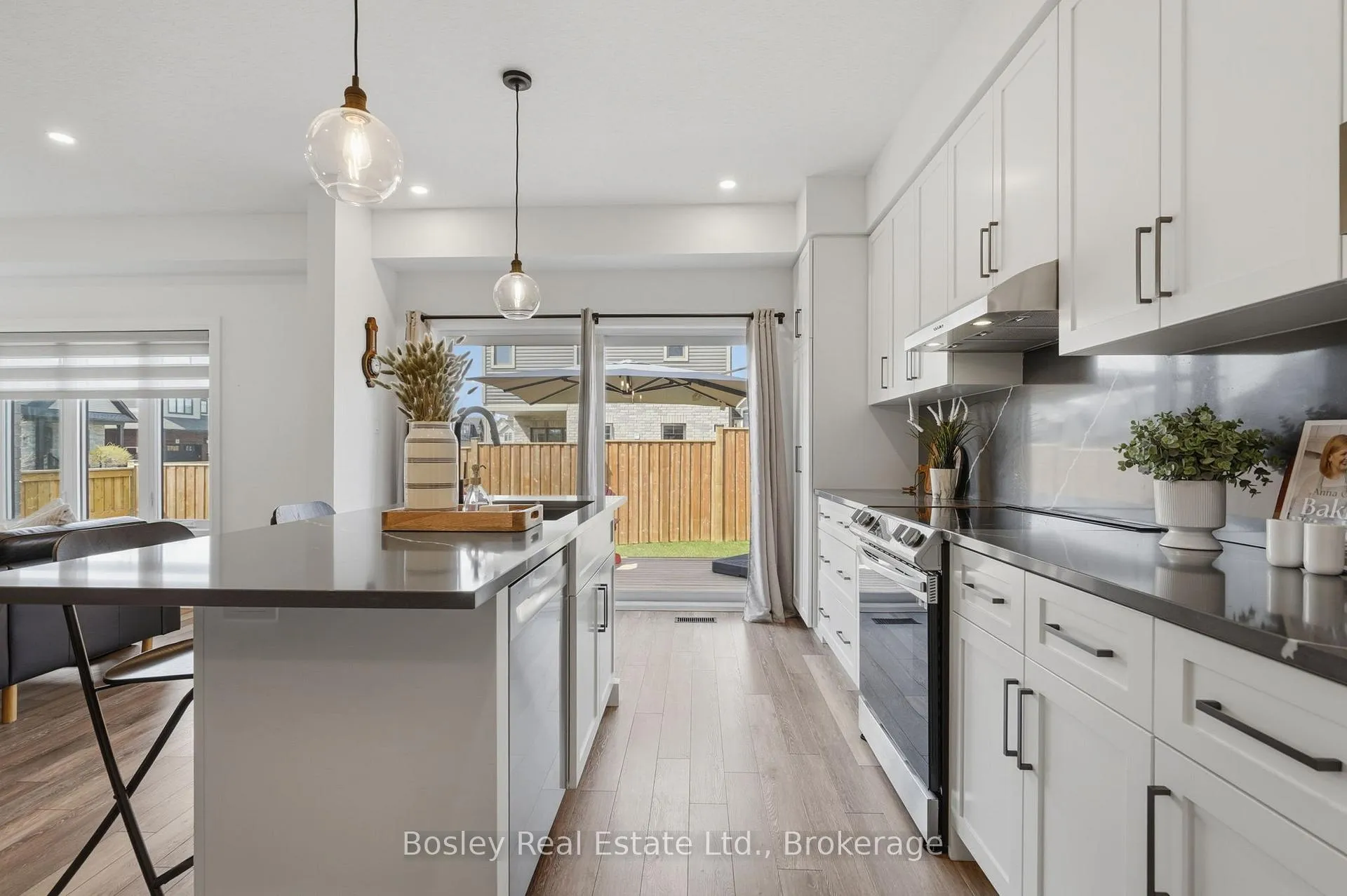 Photo 12 of 100 Mclean Avenue, Collingwood — HOMEH
