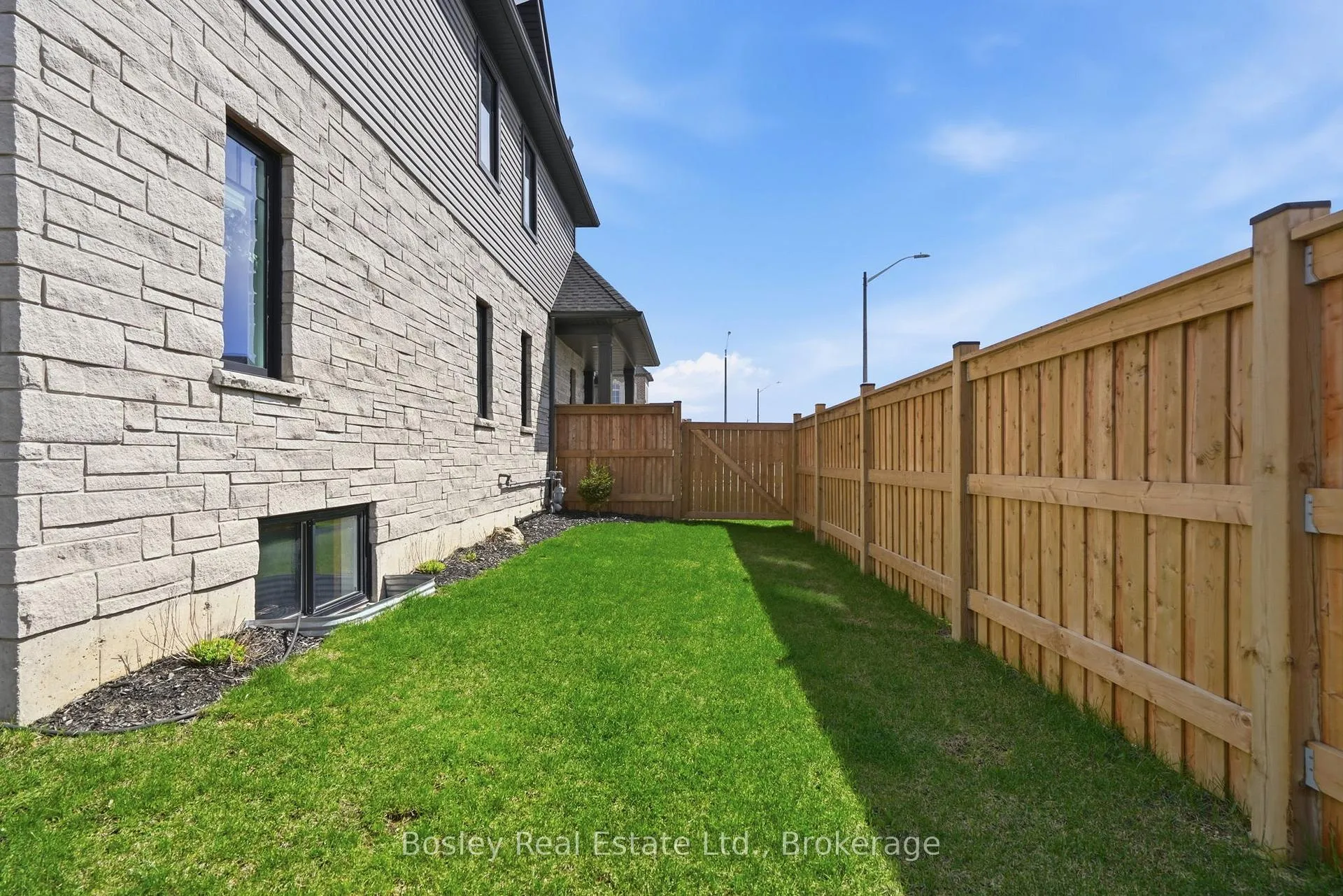 Photo 32 of 100 Mclean Avenue, Collingwood — HOMEH