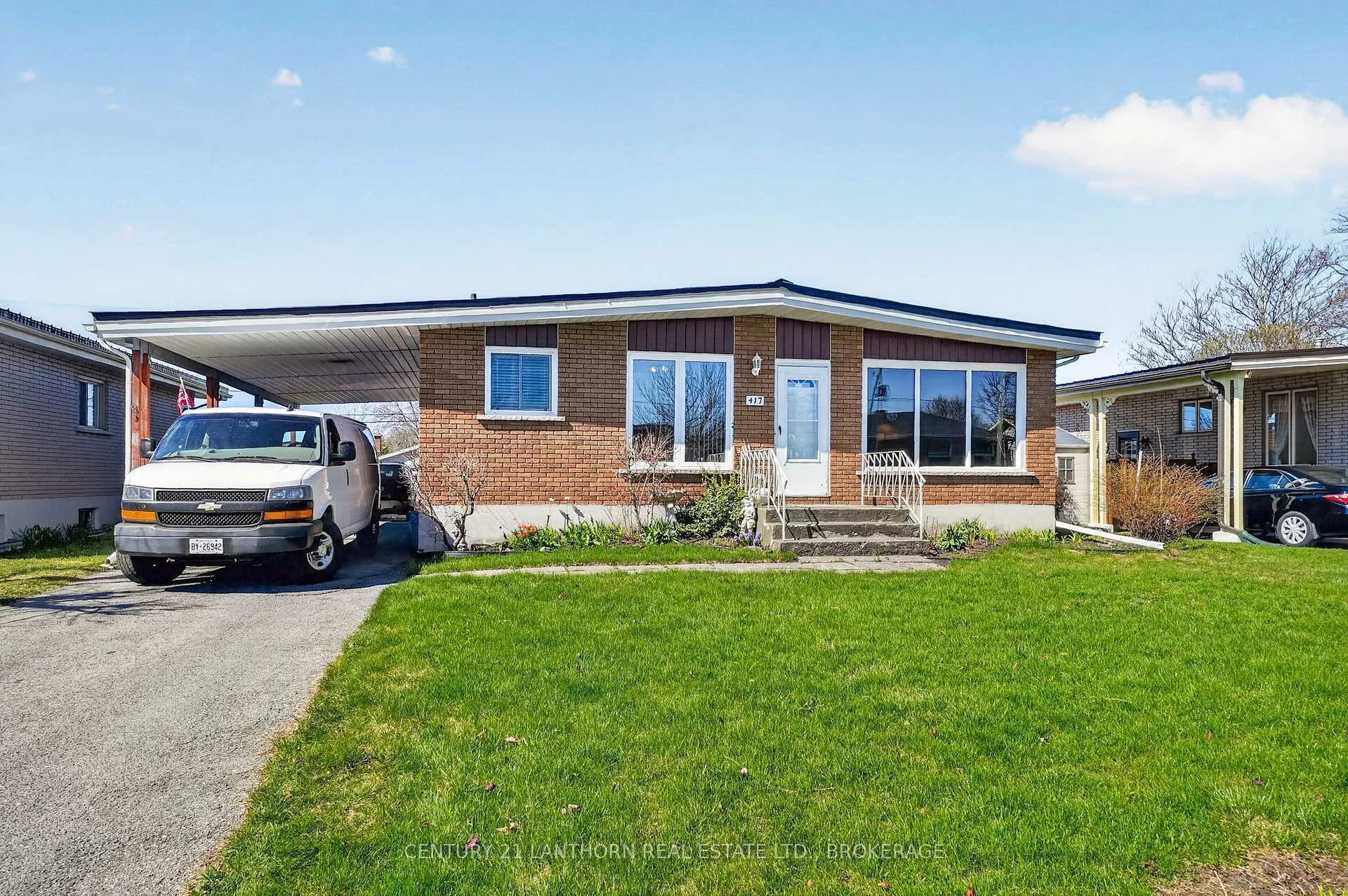 Photo 2 of 417 Beach Avenue, Cornwall — HOMEH