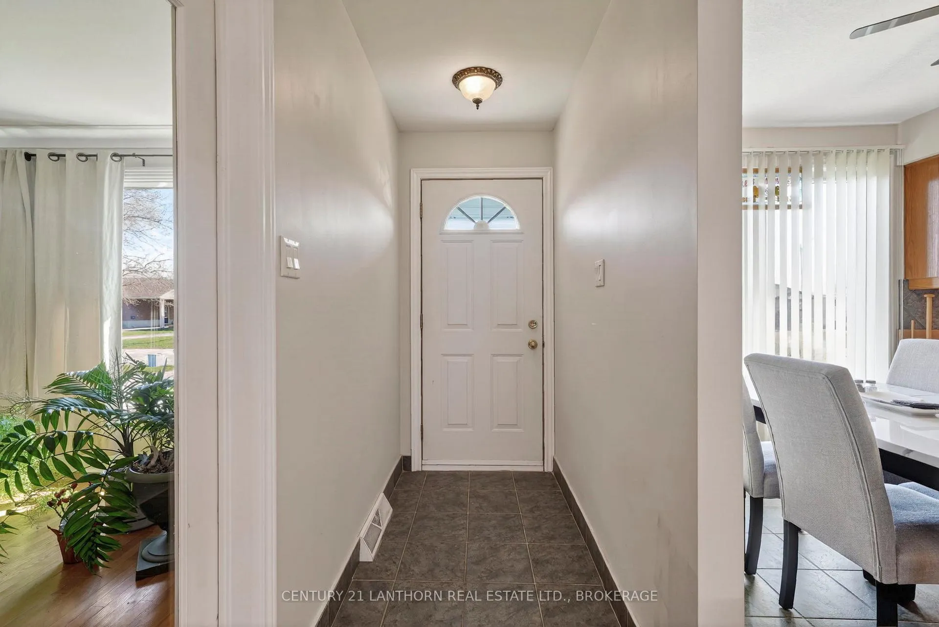 Photo 5 of 417 Beach Avenue, Cornwall — HOMEH
